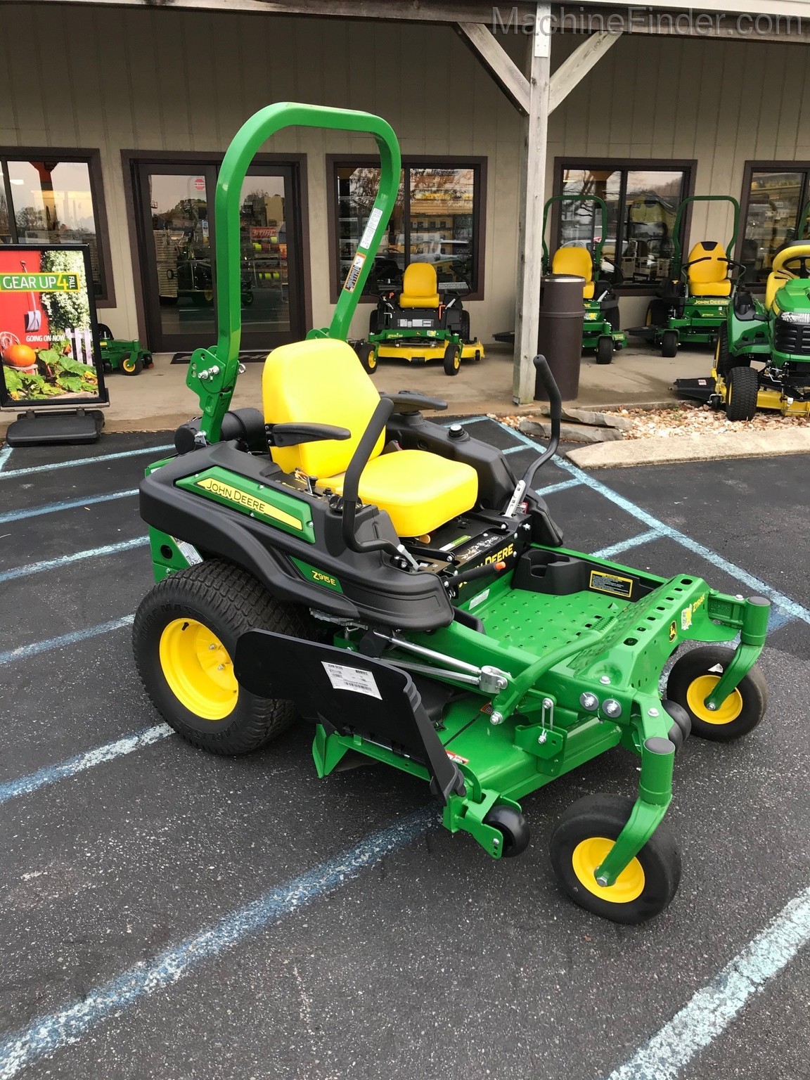 2020 John Deere Z915E Image 2