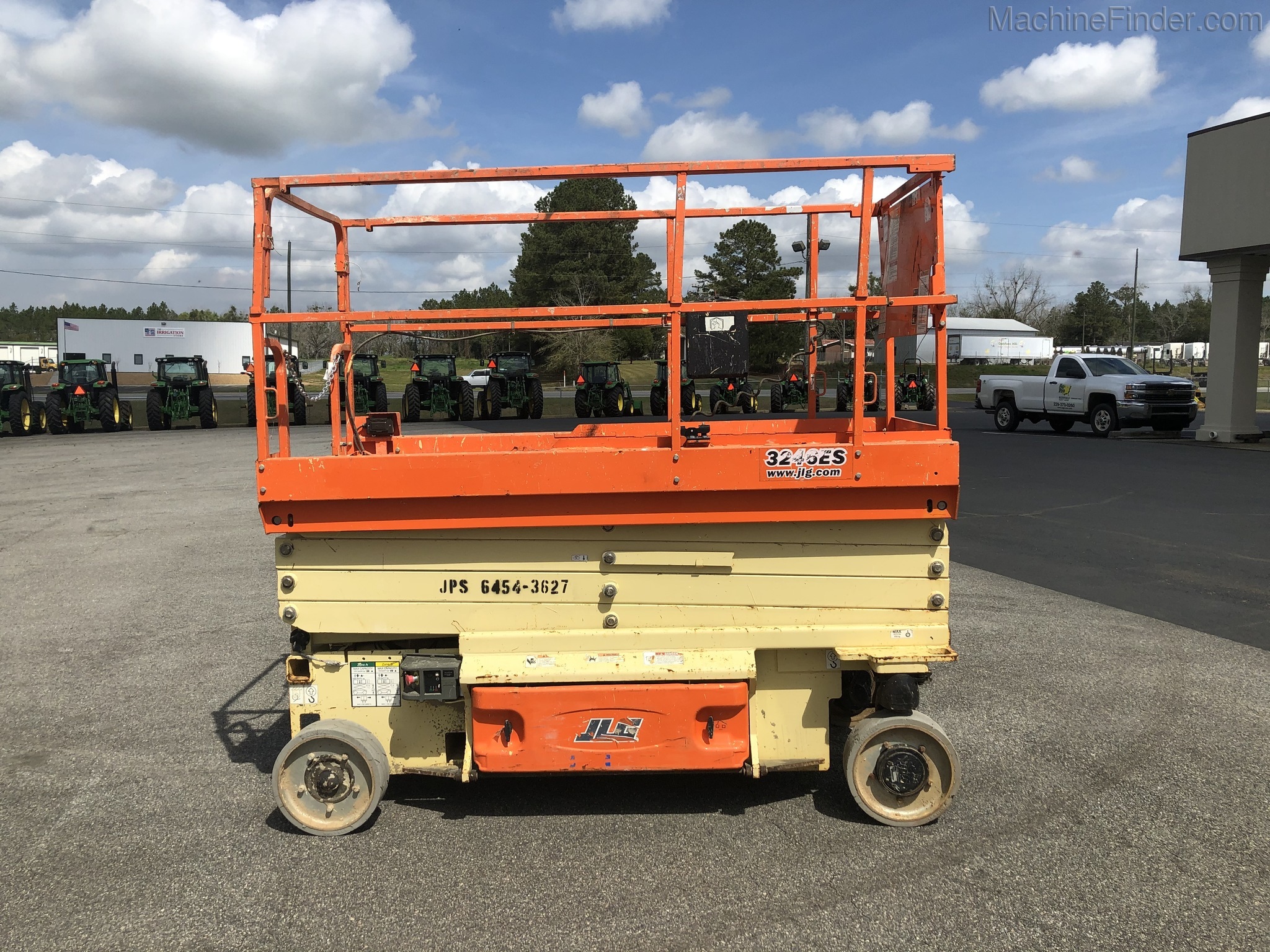 2015 JLG 3246ES Image 1