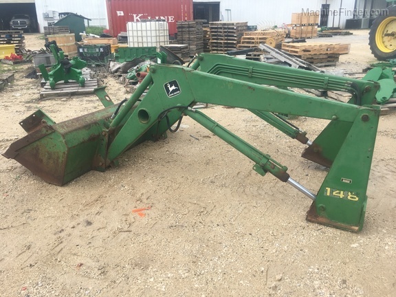 John Deere 148 Image 2