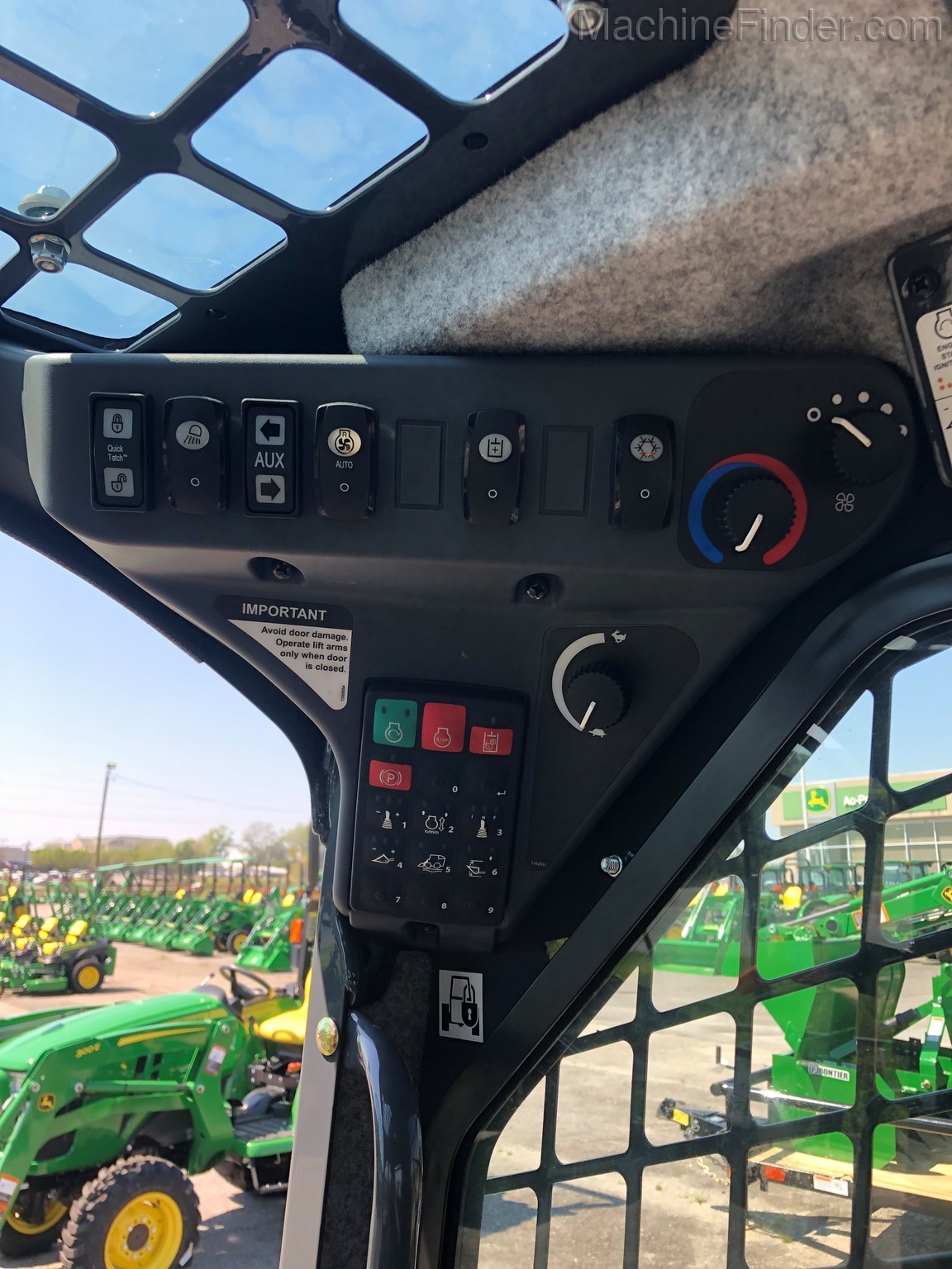 2020 John Deere 331G Image 7