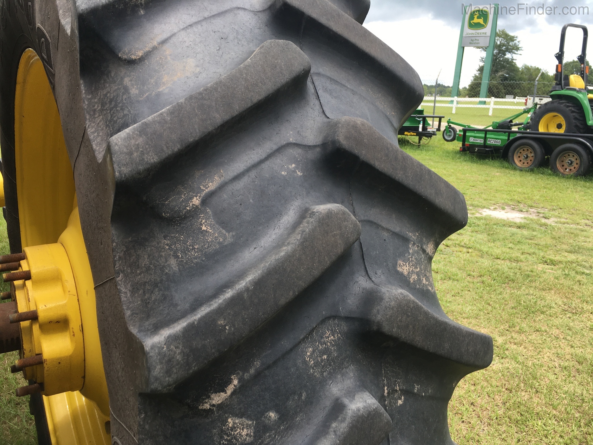 2015 John Deere 8370R Image 5