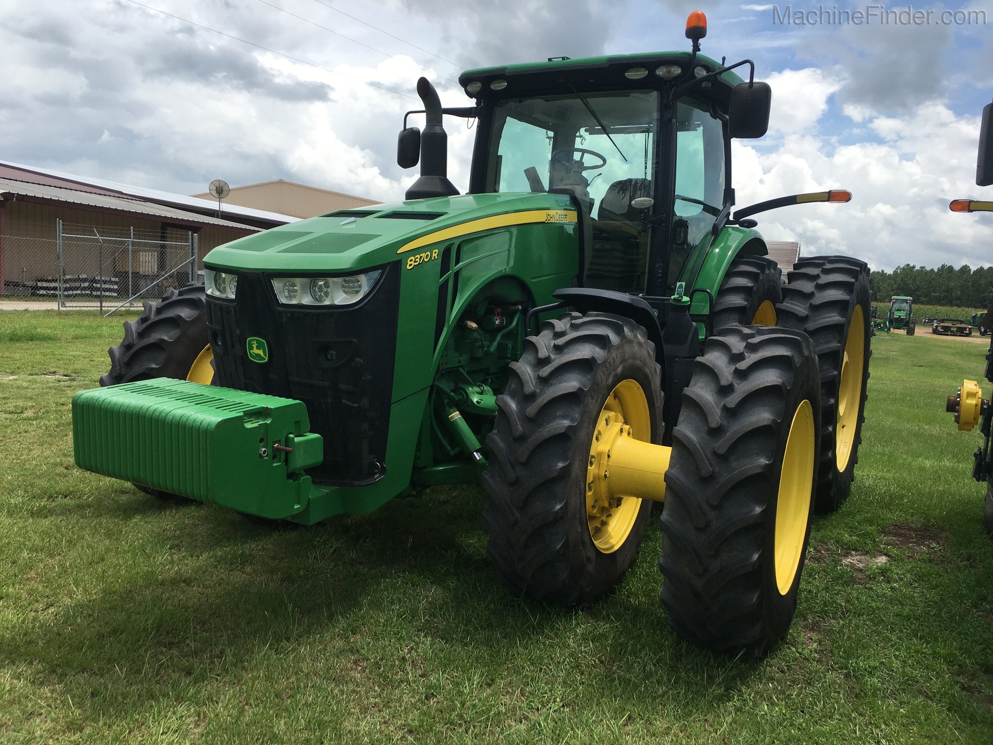 2015 John Deere 8370R Image 2