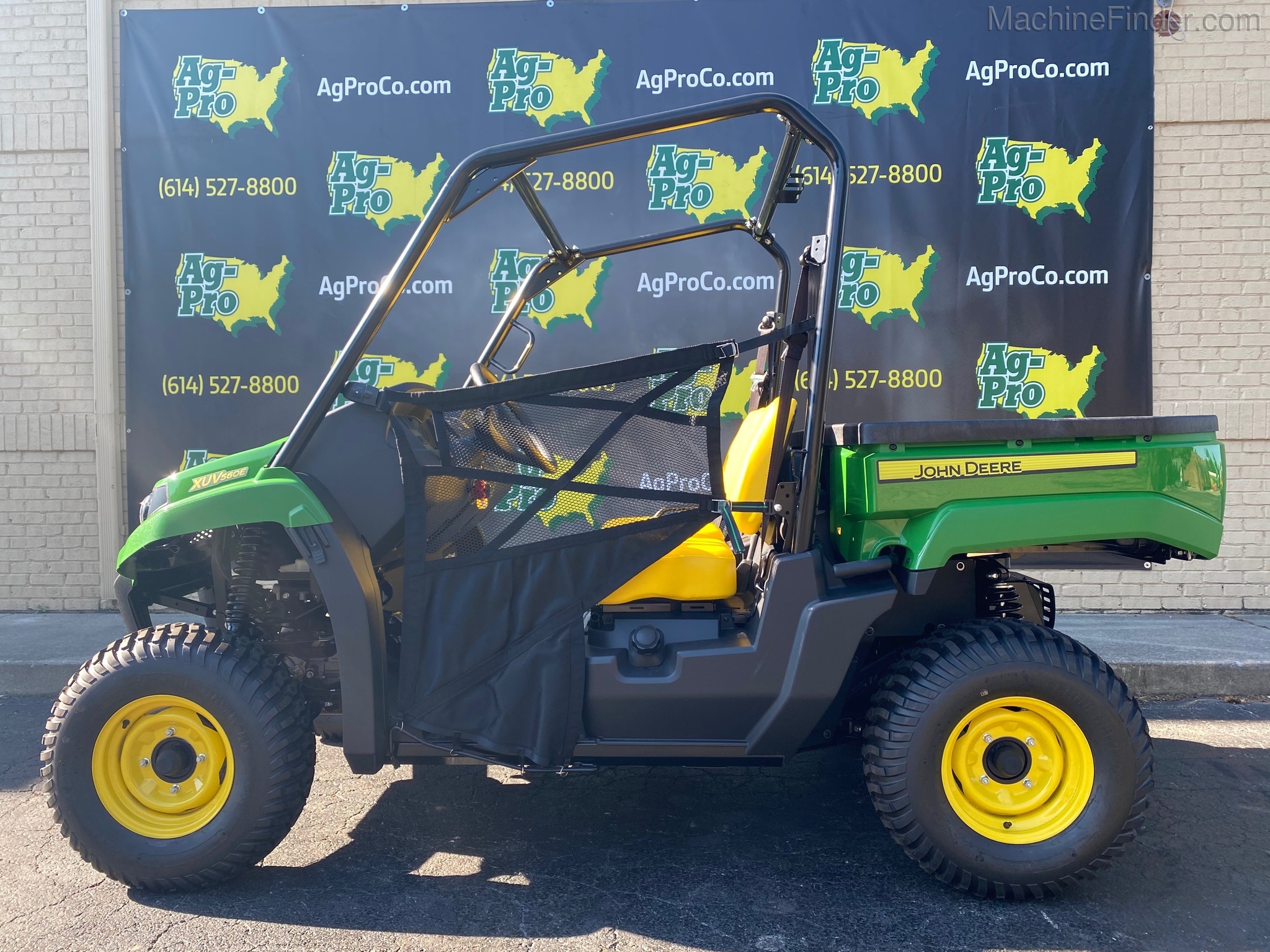 2020 John Deere 560E Image 1