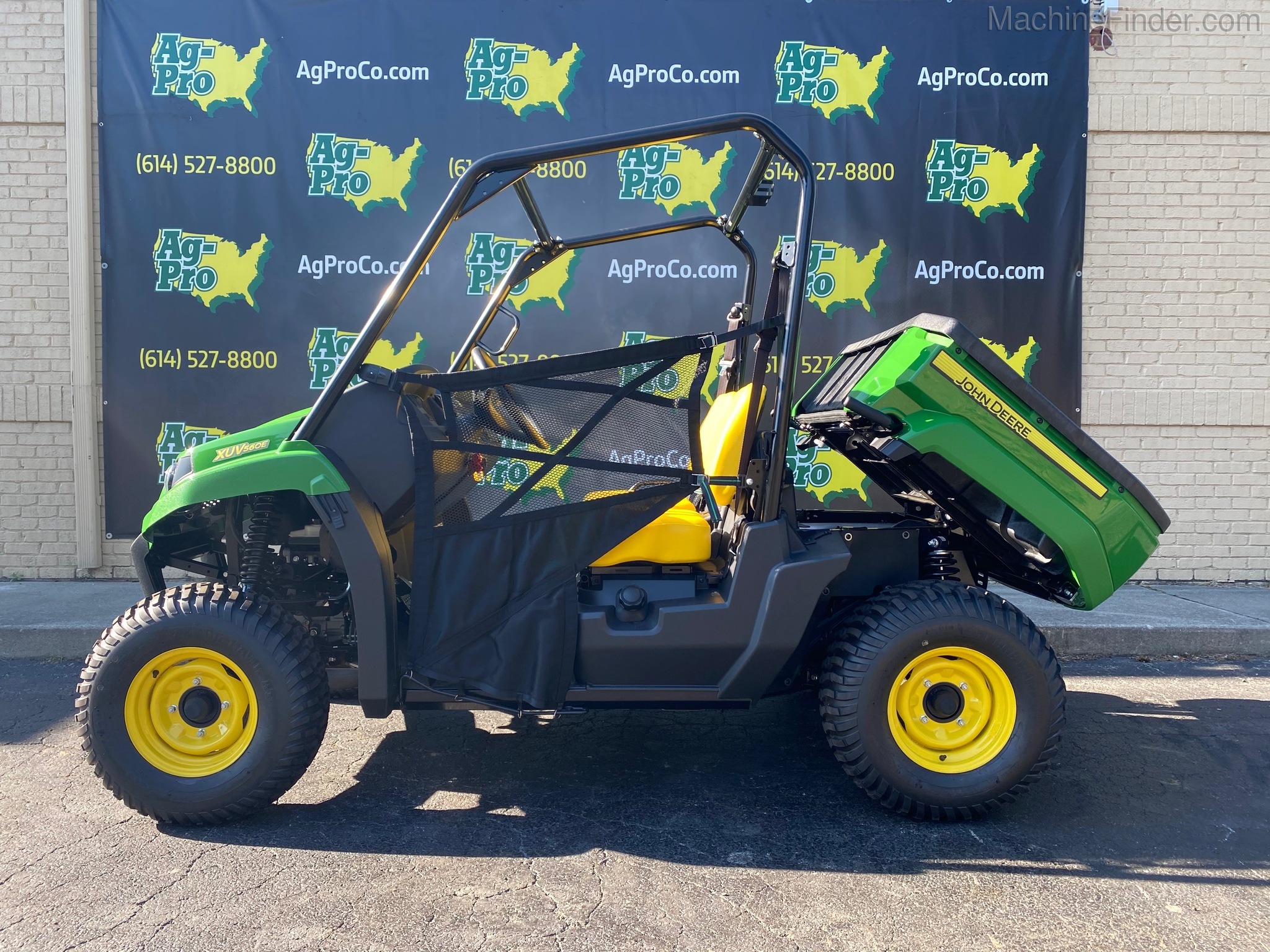 2020 John Deere 560E Image 4
