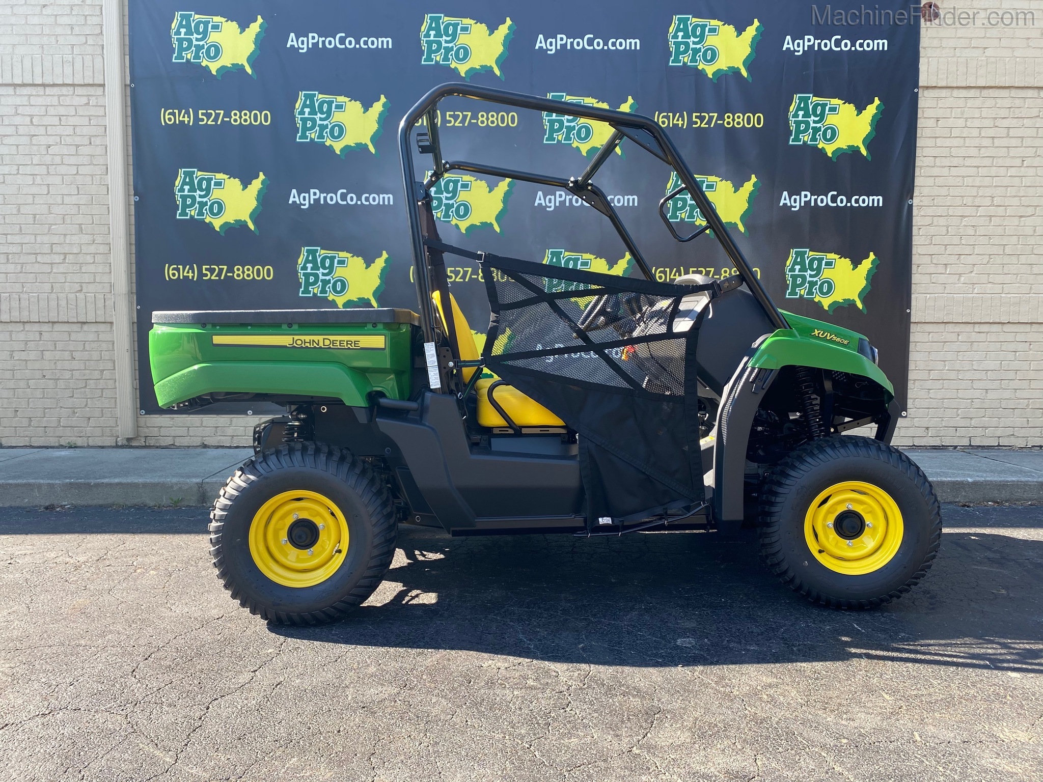 2020 John Deere 560E Image 2