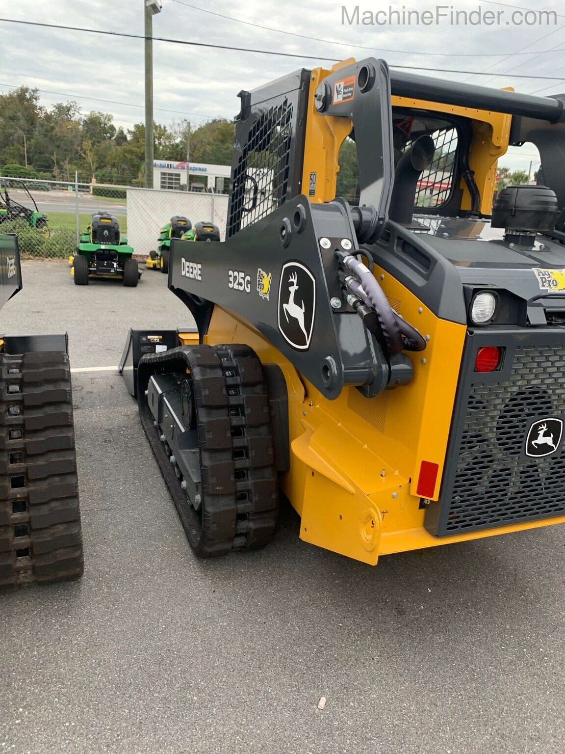 2020 John Deere 325G Image 5