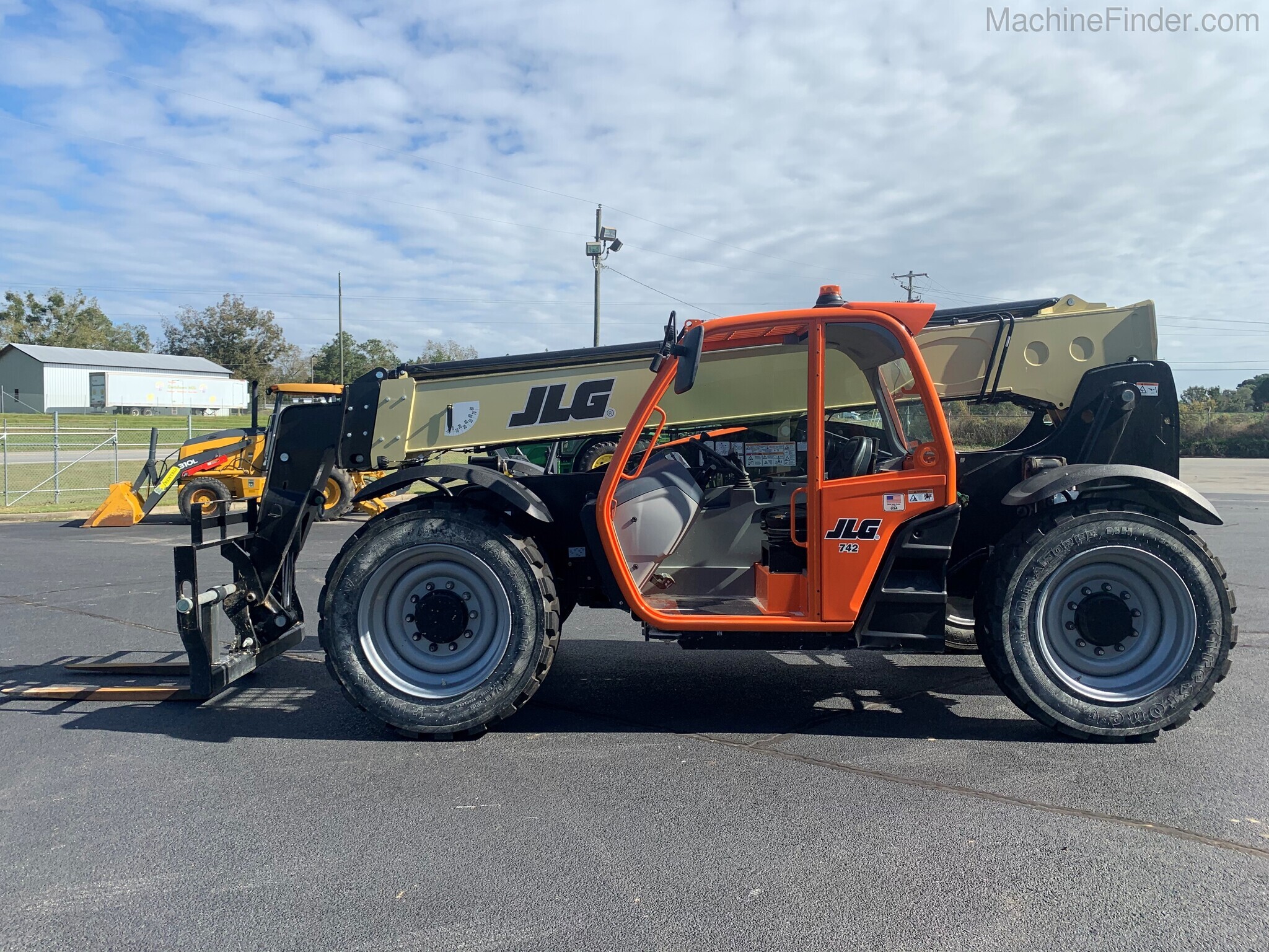 2019 JLG 742 Image 1
