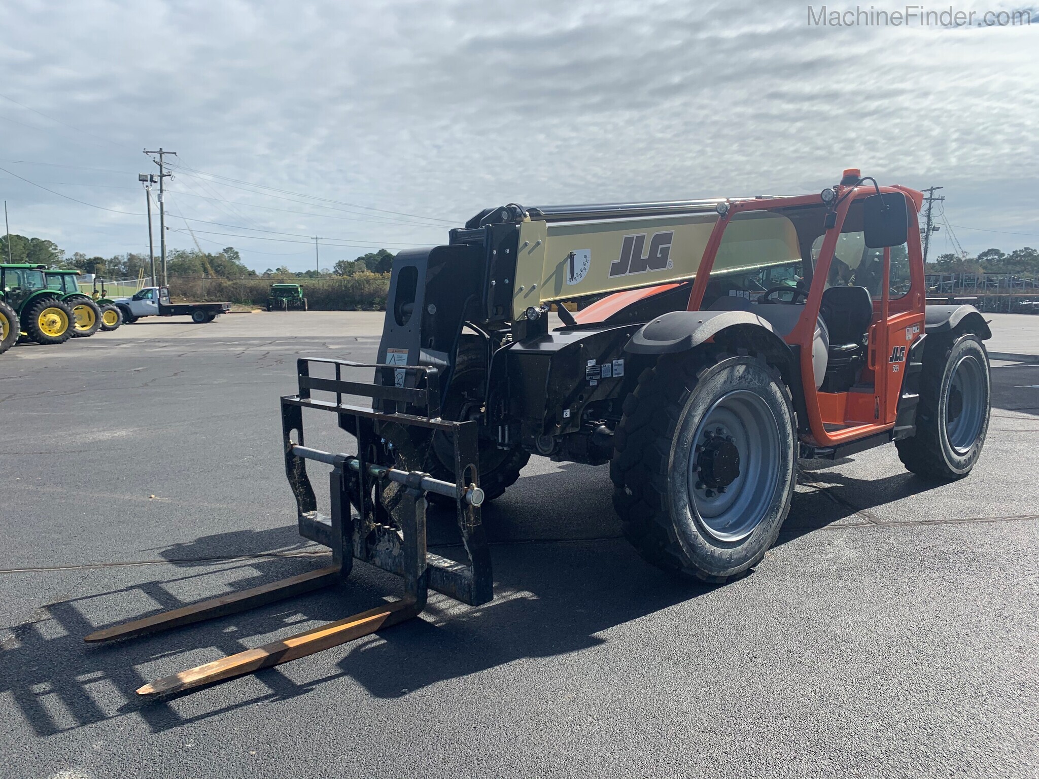 2019 JLG 742 Image 7
