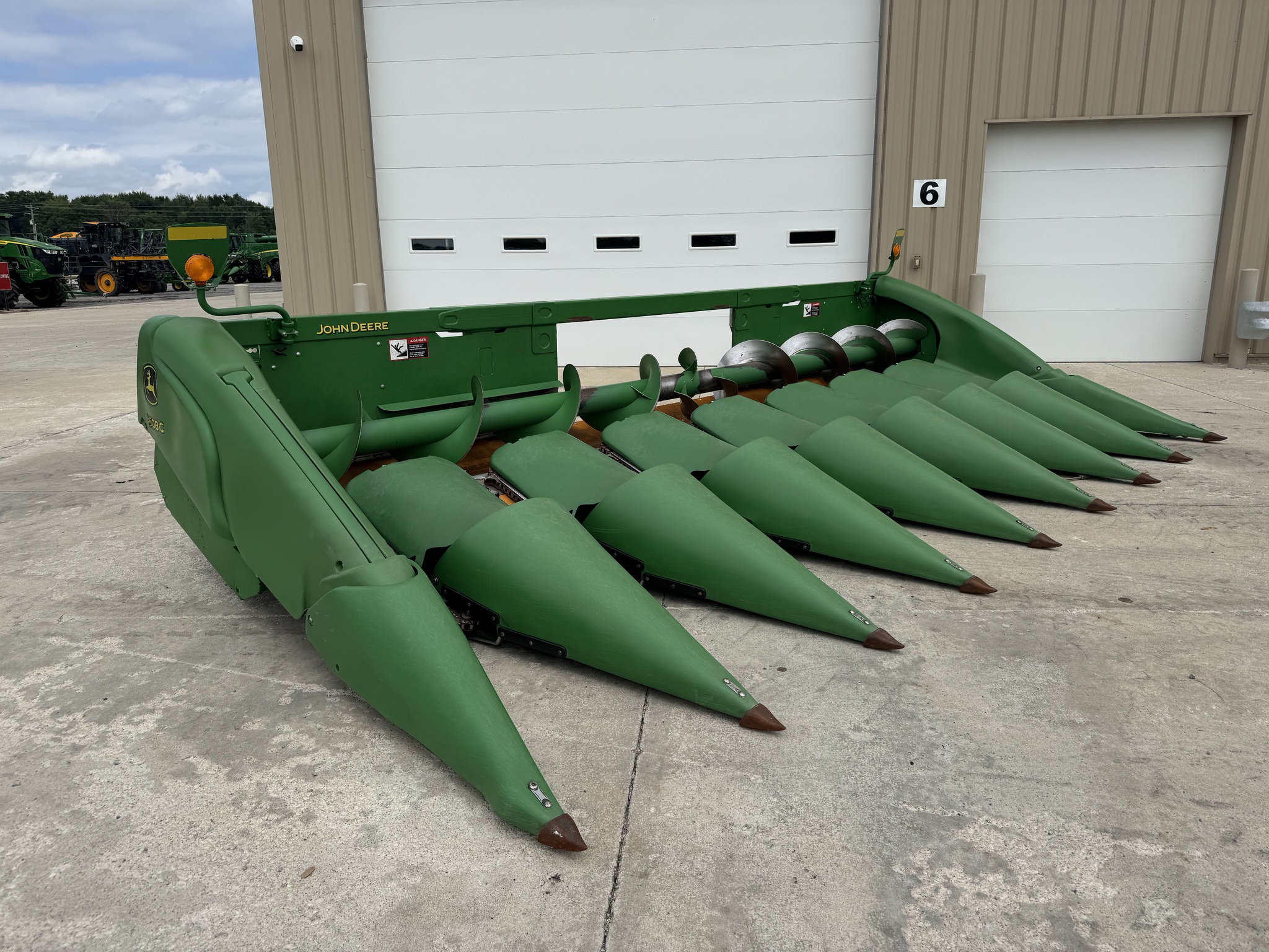 2013 John Deere 608C Image 1