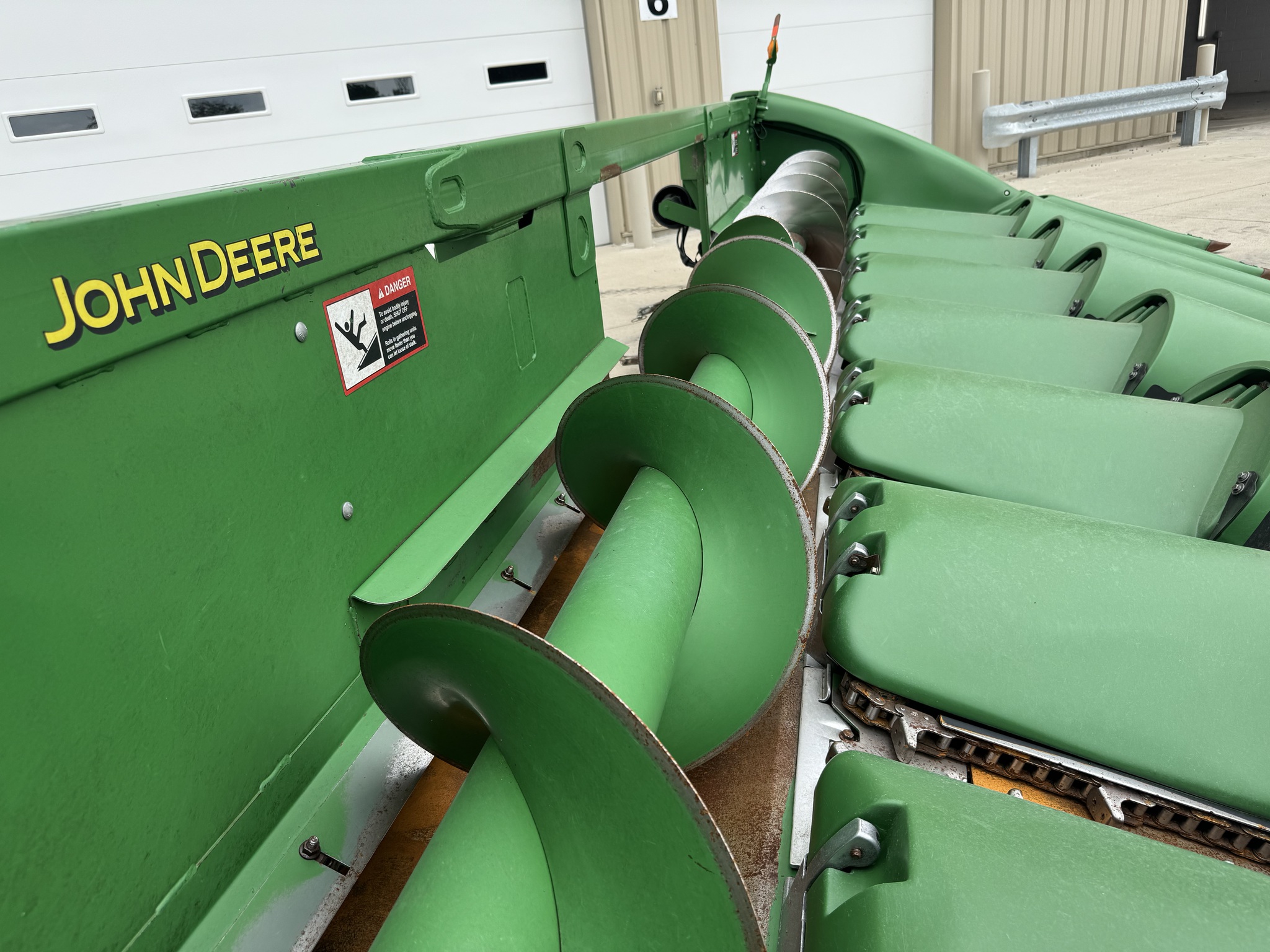 2013 John Deere 608C Image 11
