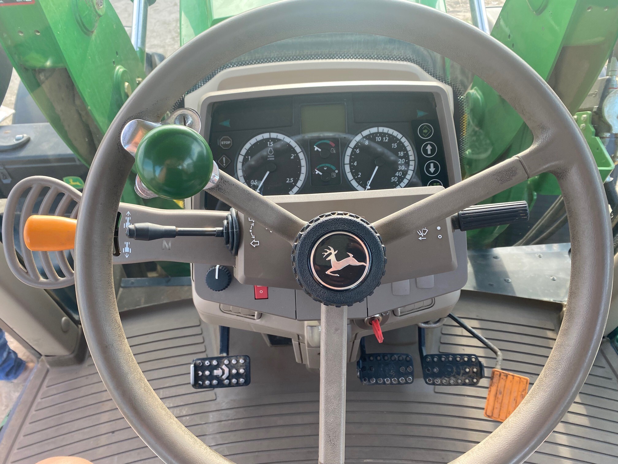 2014 John Deere 6125M Image 7