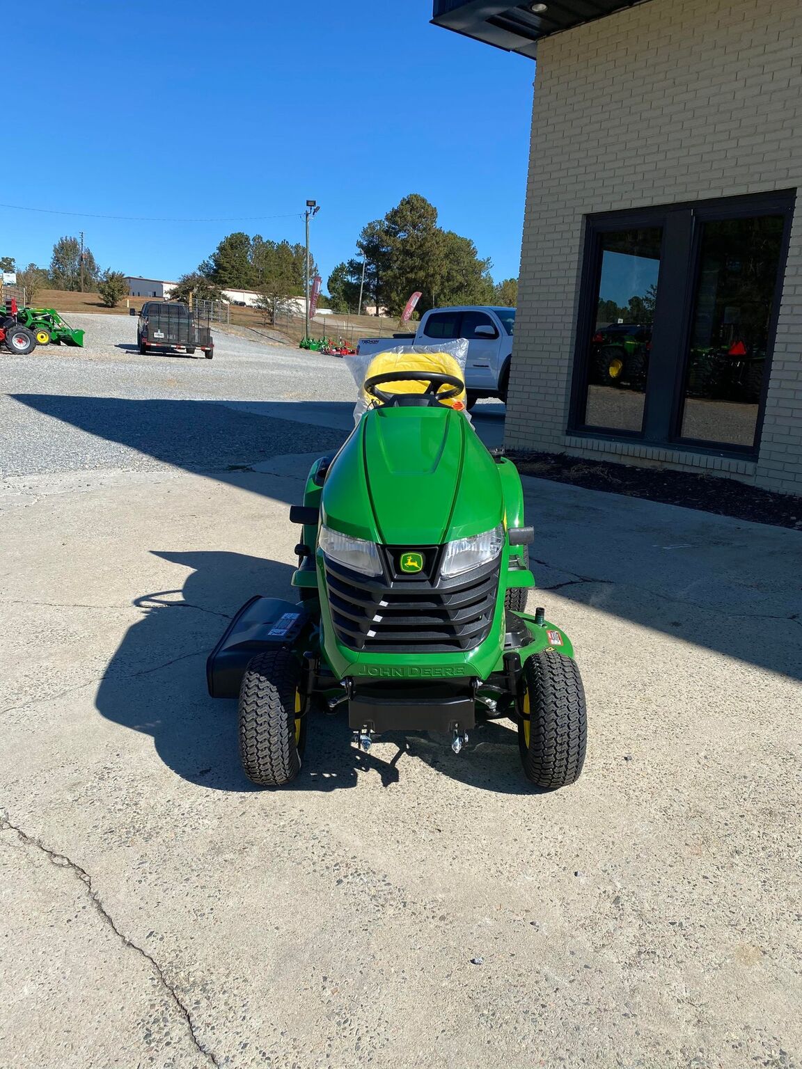 2023 John Deere X330 Image 2
