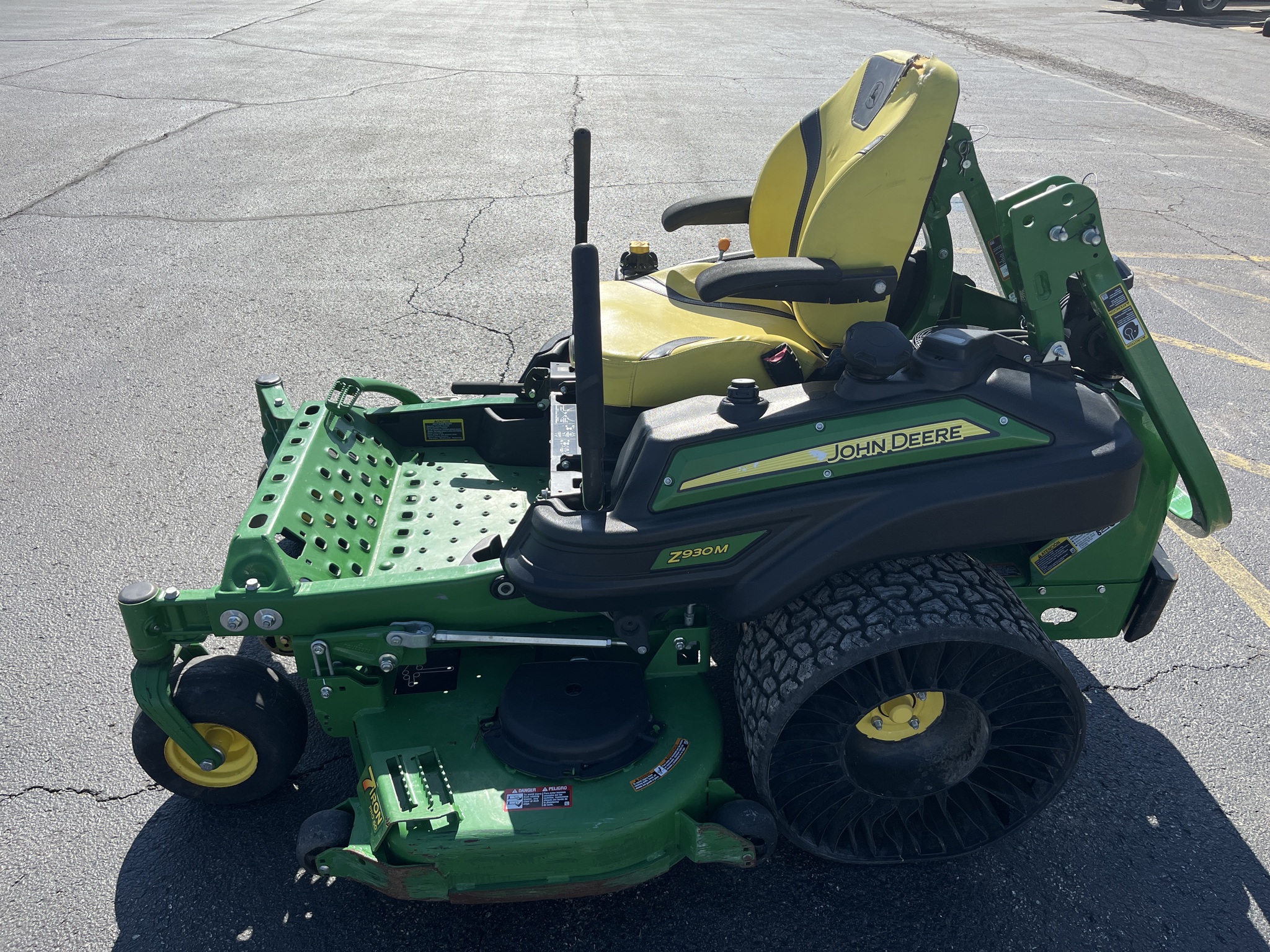 2022 John Deere Z930M Image 1