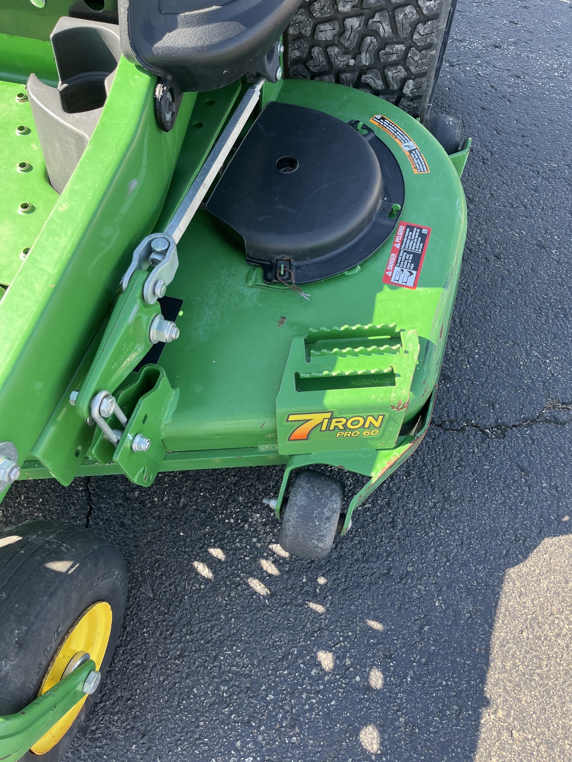 2022 John Deere Z930M Image 4