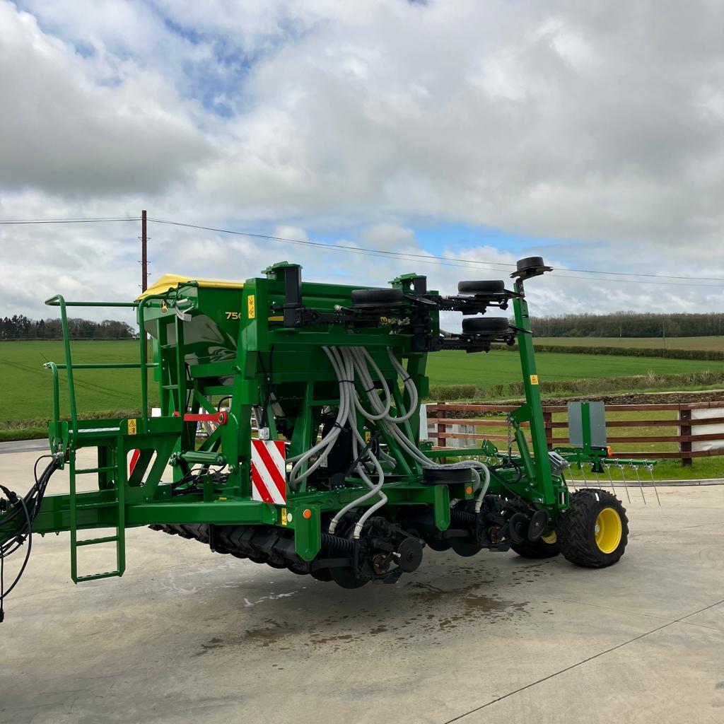 2022 John Deere 750A