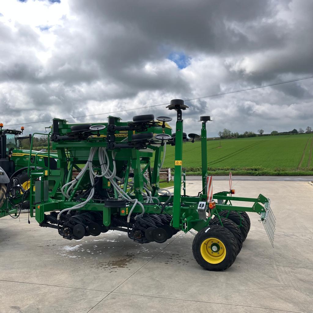 2022 John Deere 750A