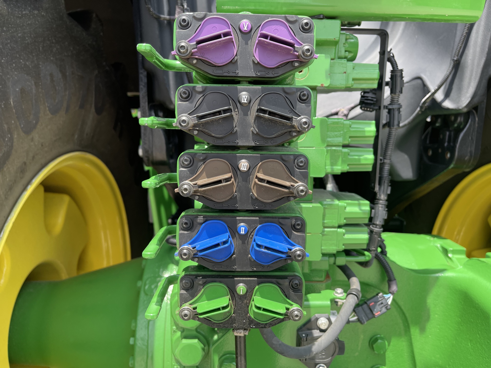  2021 John Deere 9620R at Heritage Tractor in Roanoke, IL