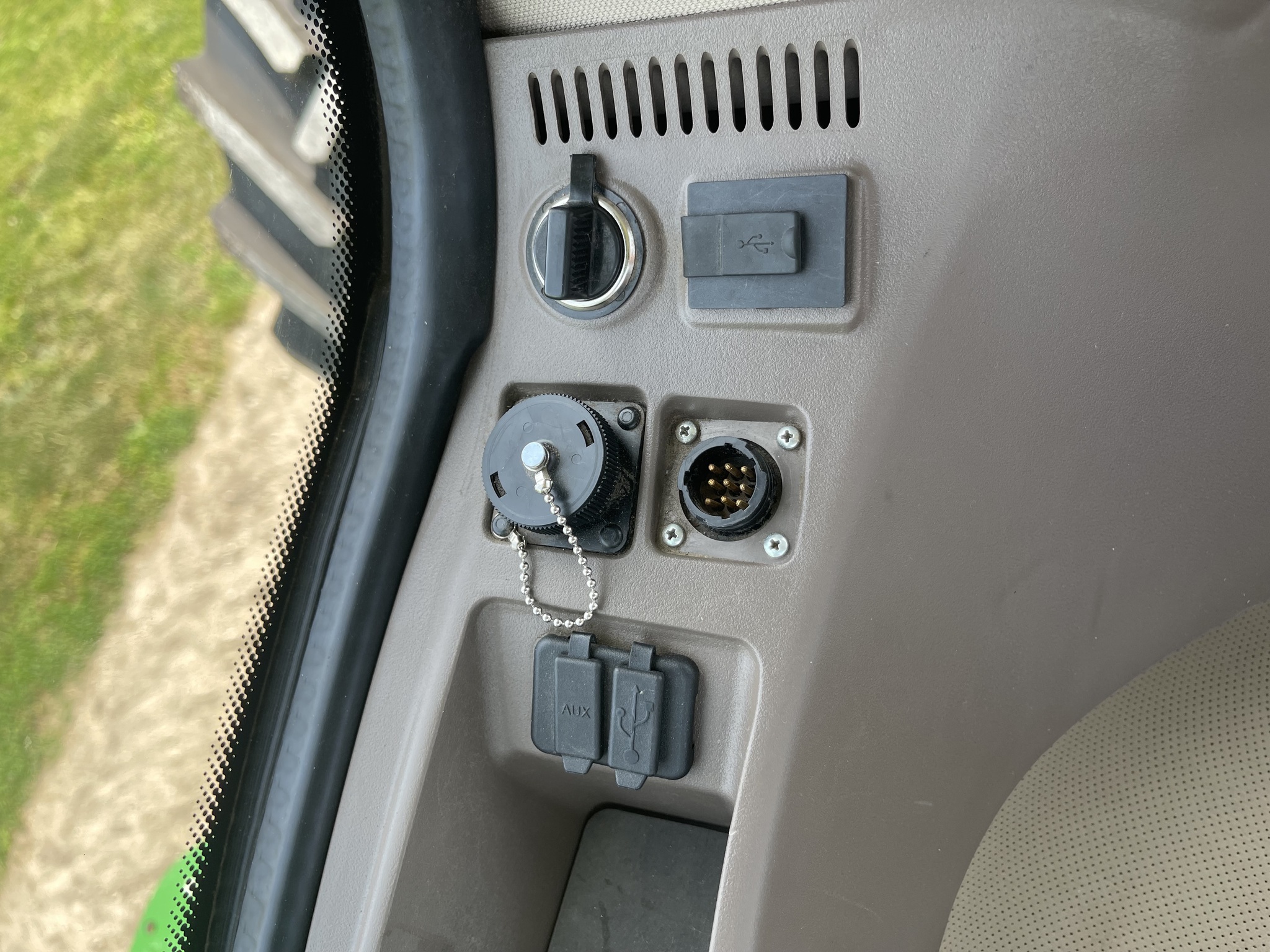  2021 John Deere 9620R at Heritage Tractor in Roanoke, IL