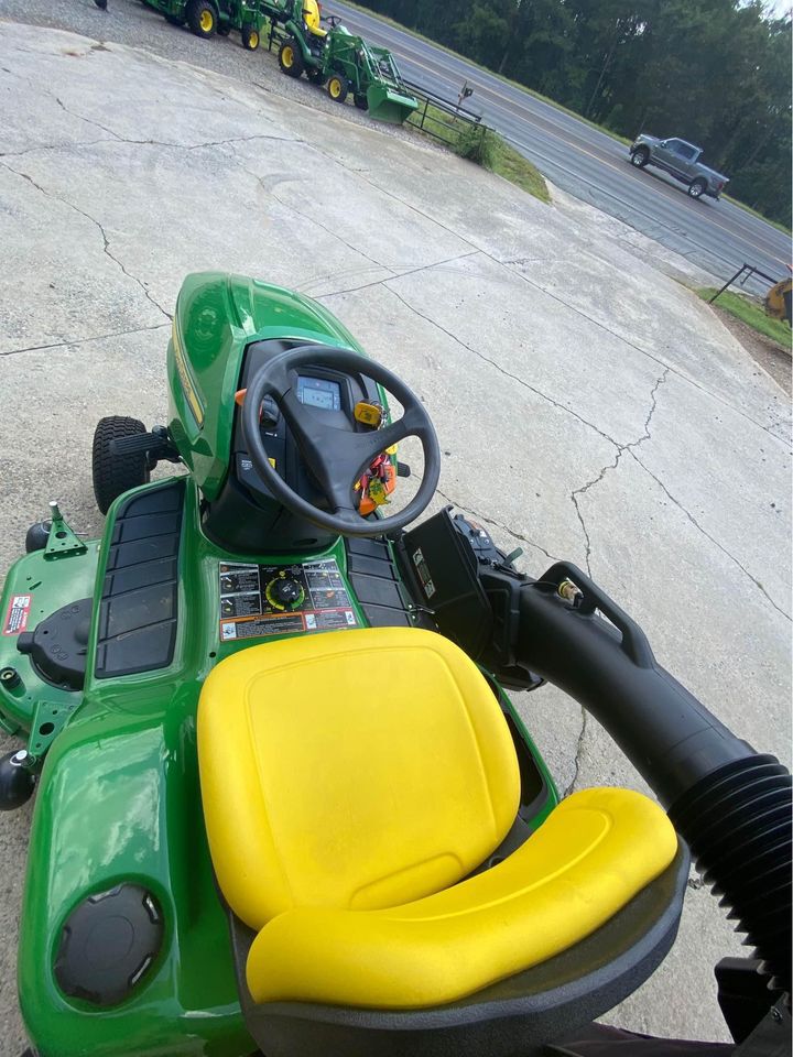 2023 John Deere X350 Image 4
