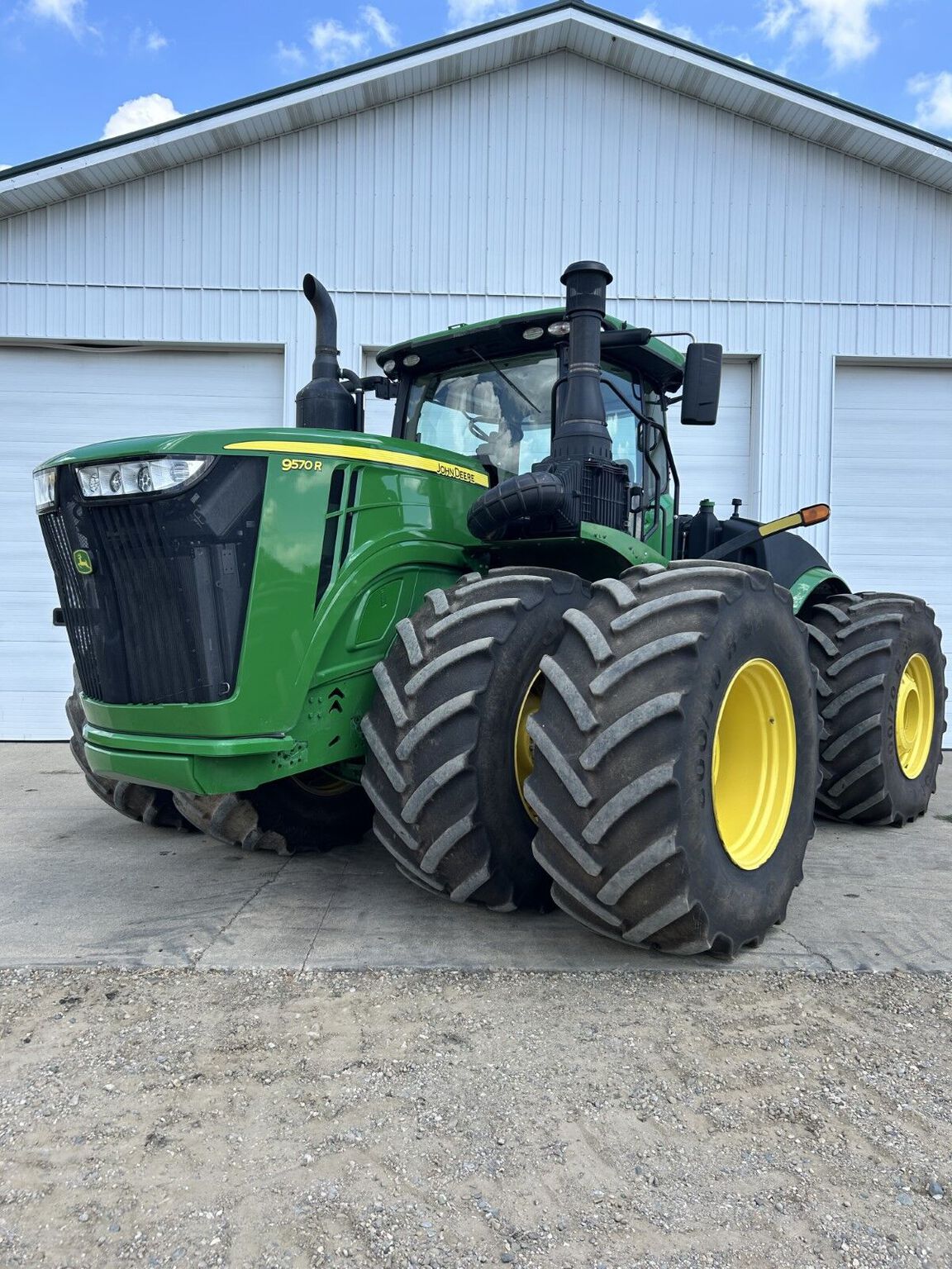 2022 John Deere 9570R Image 2