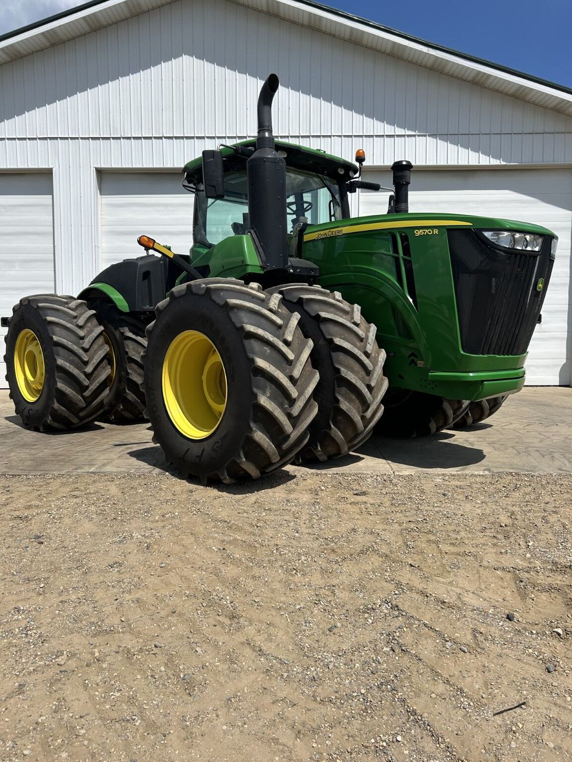 2022 John Deere 9570R Image 1