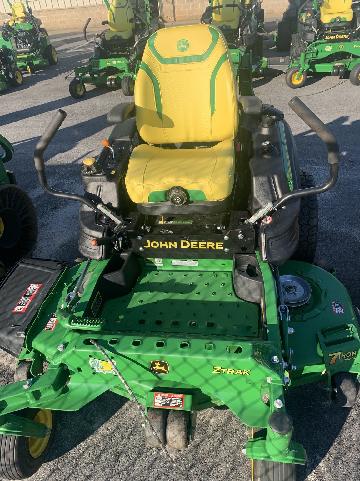 2022 John Deere Z960m Image 3