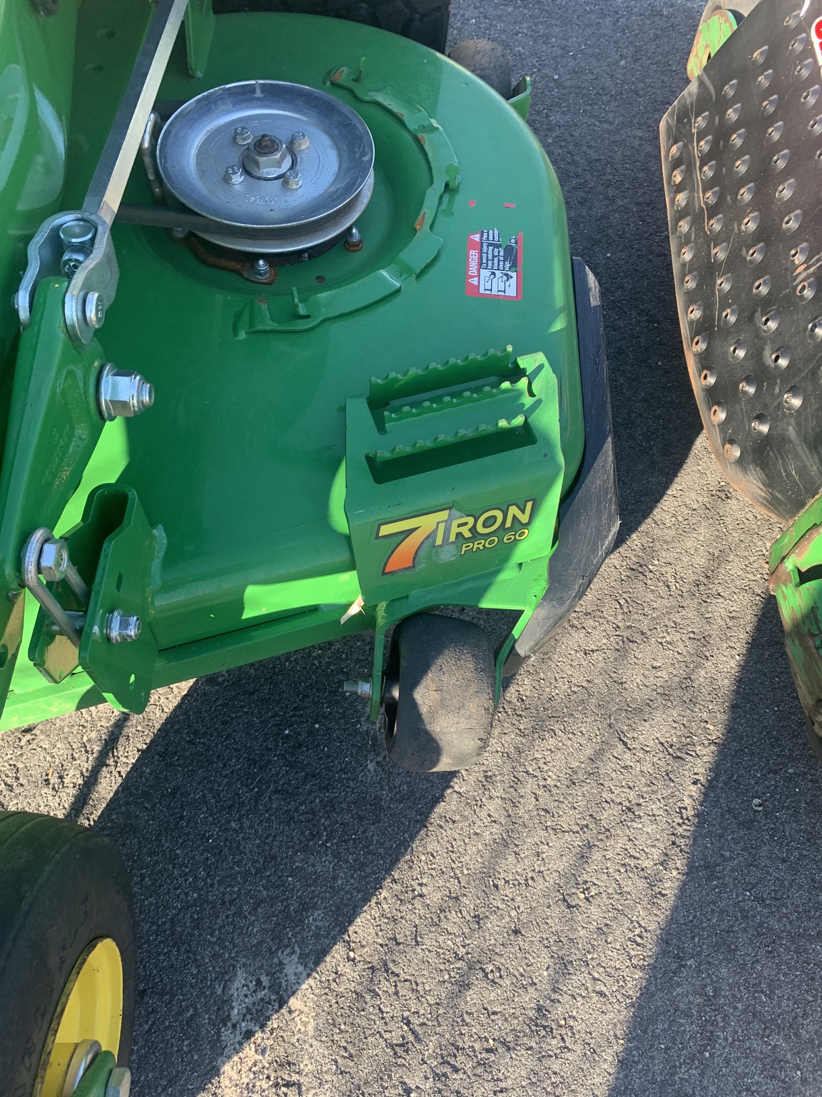 2022 John Deere Z960m Image 5