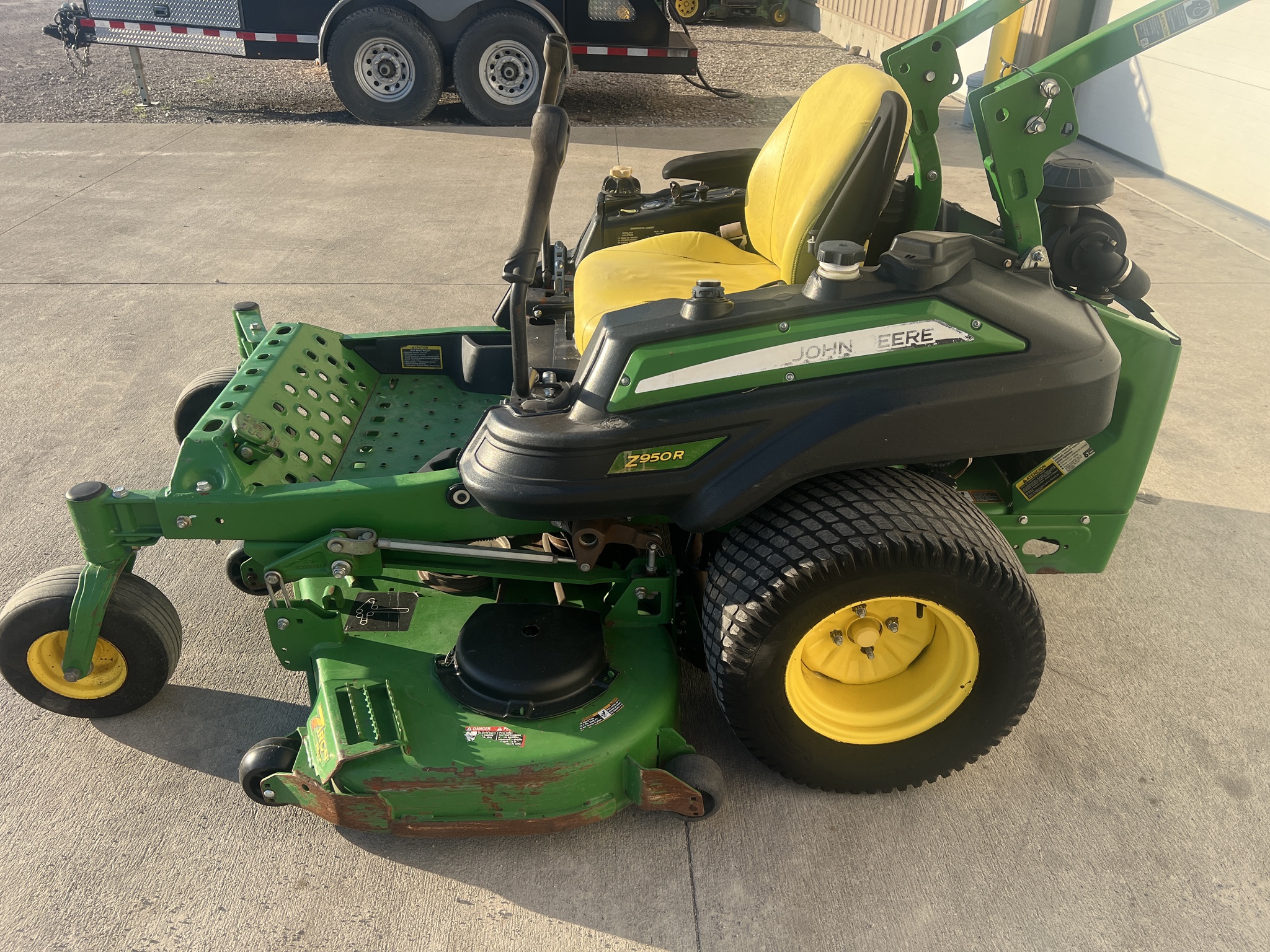 2015 John Deere Z950R Image 2