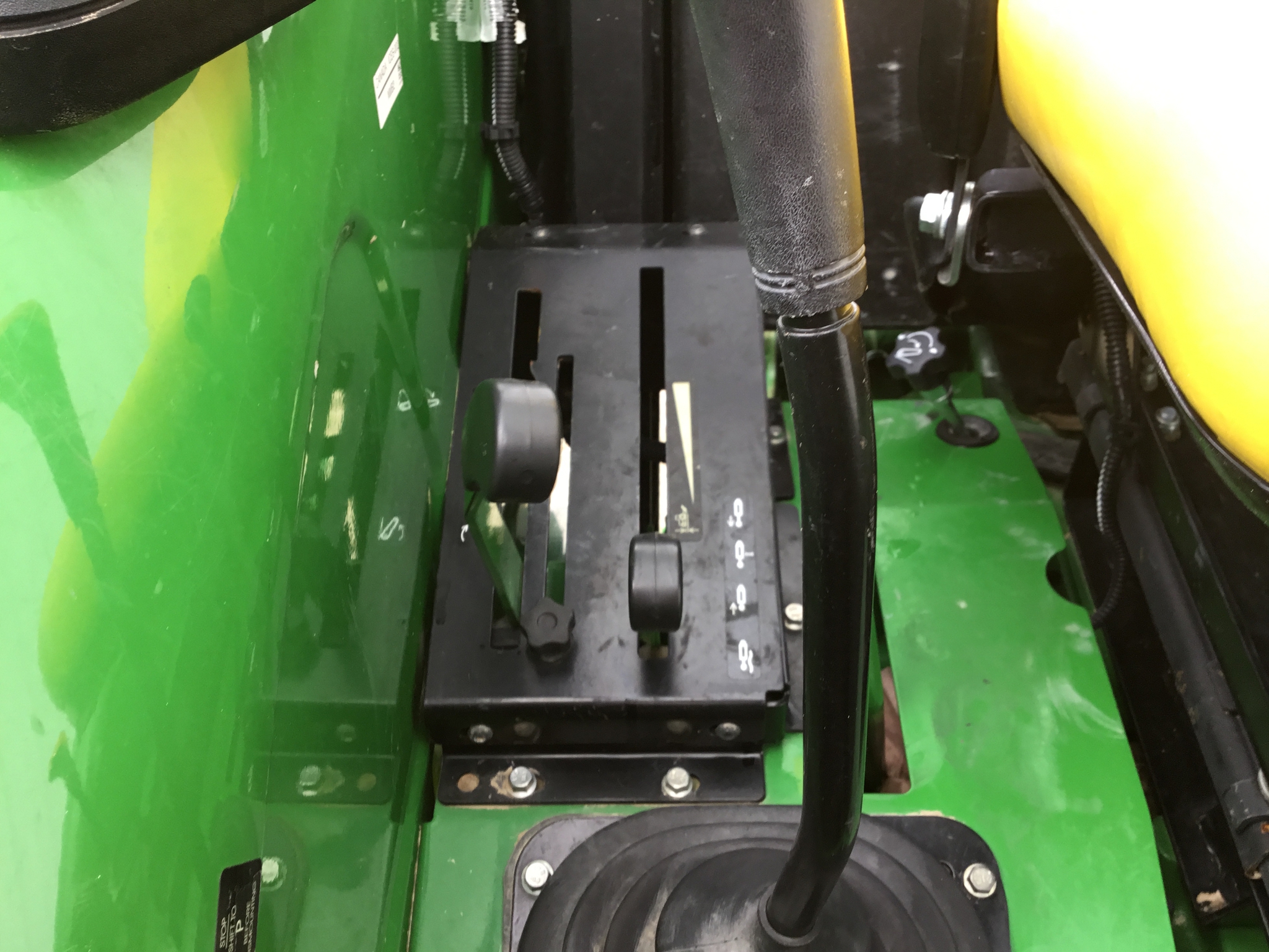 2022 John Deere 5065E Image 22
