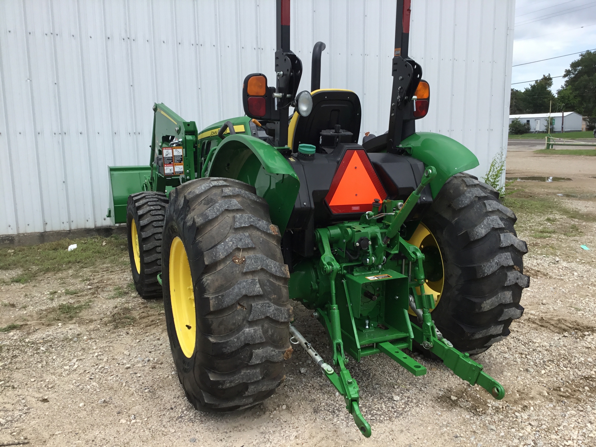 2022 John Deere 5065E Image 10