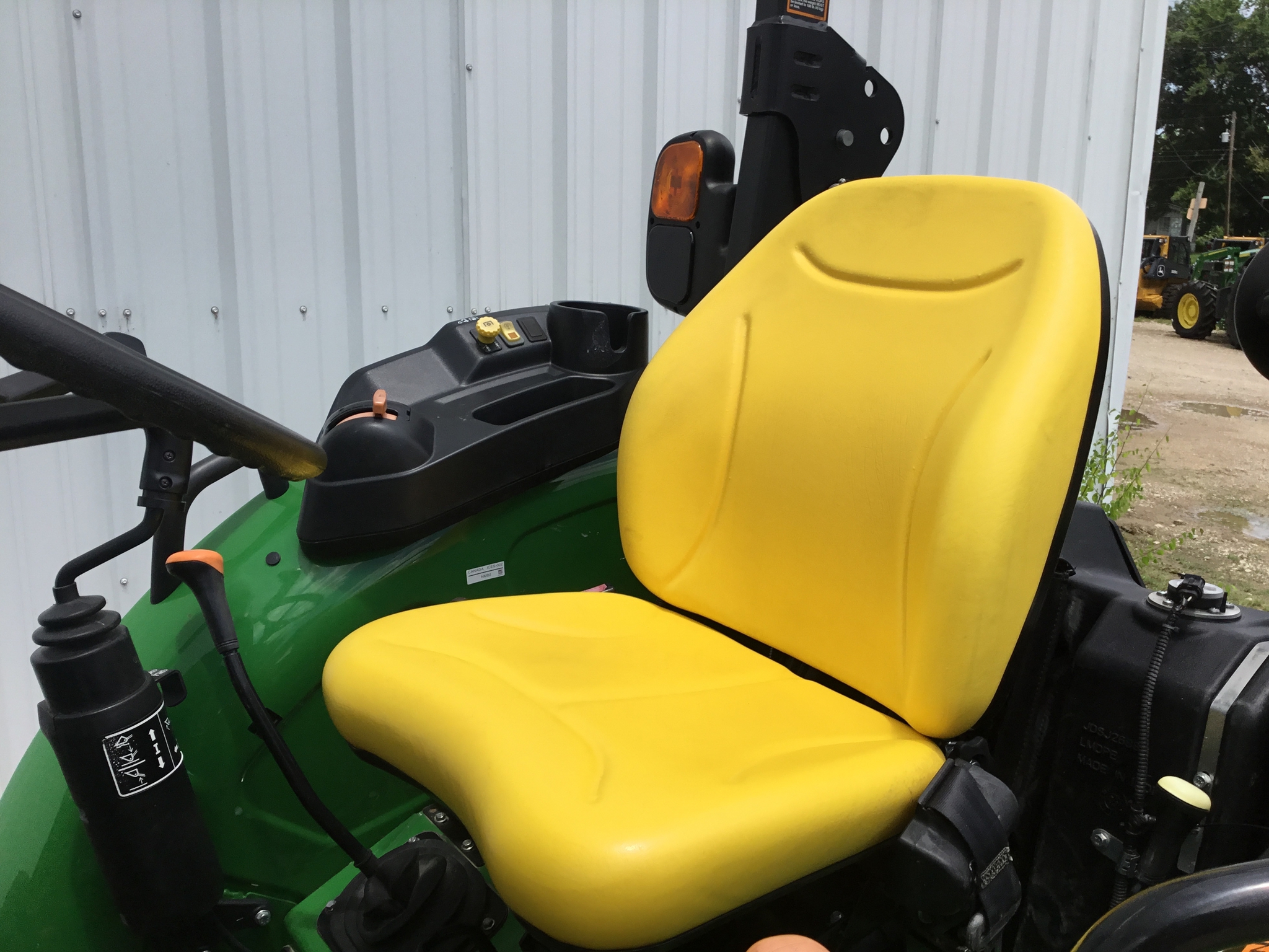 2022 John Deere 5065E Image 17