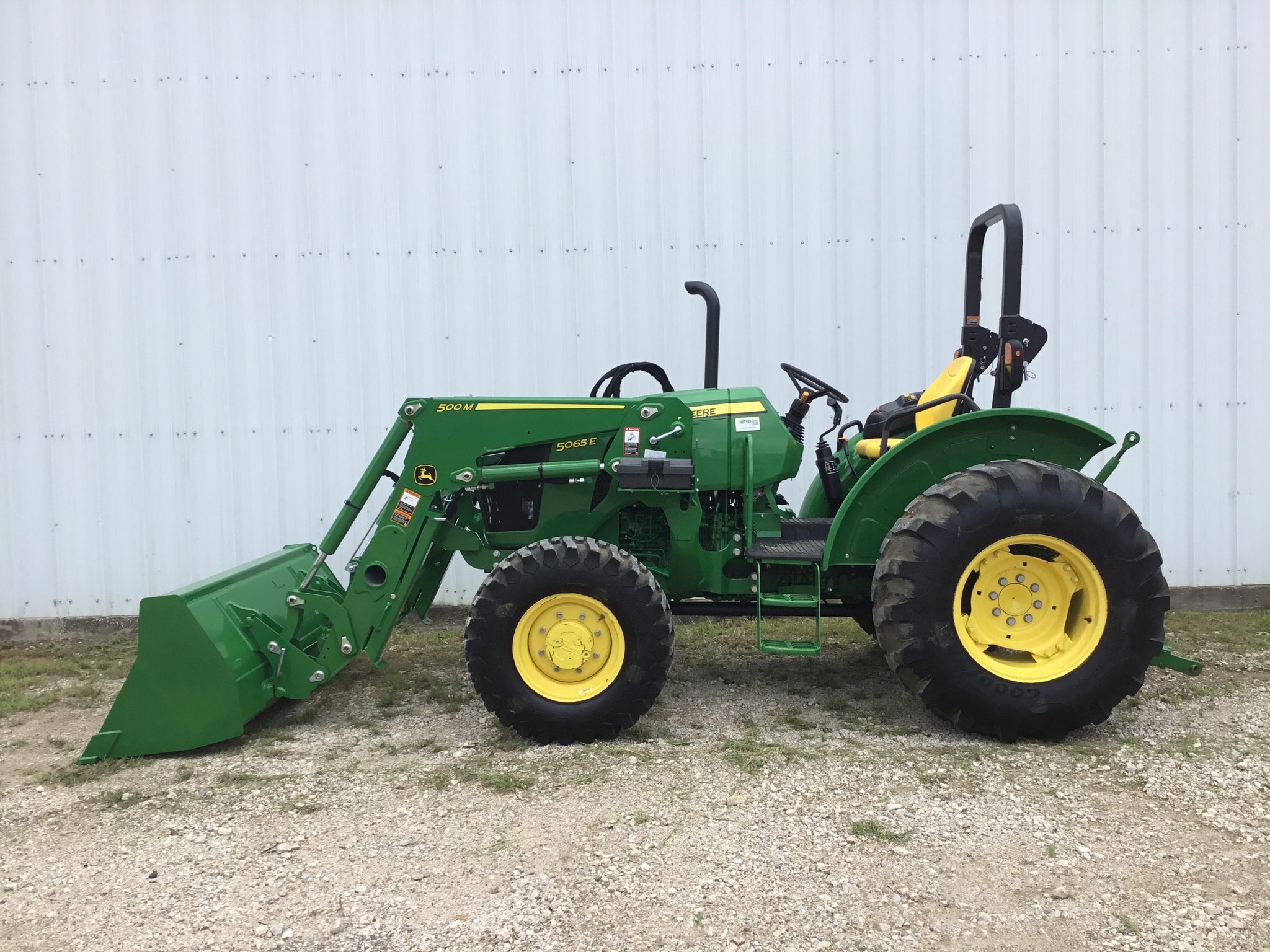 2022 John Deere 5065E Image 1