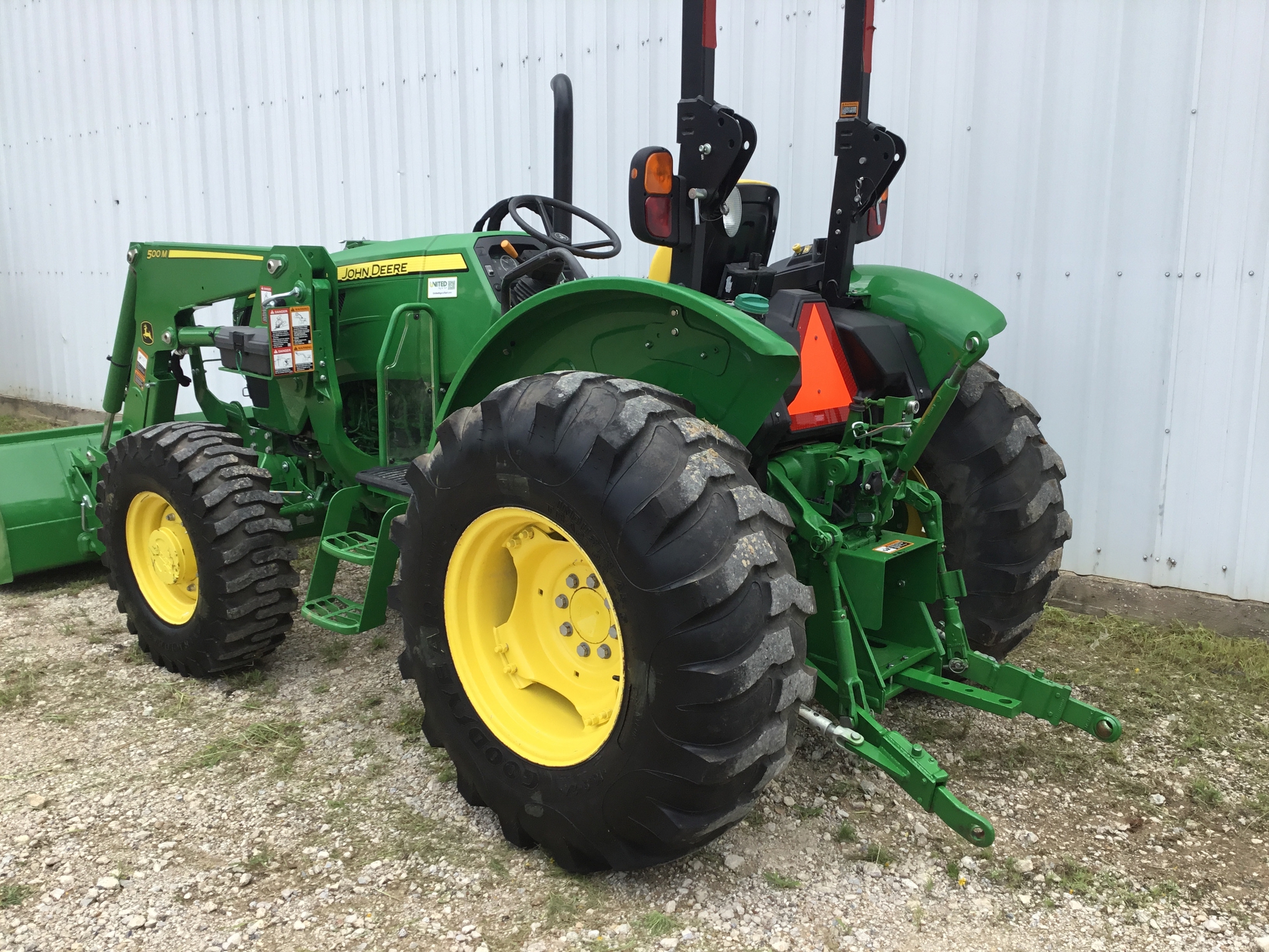 2022 John Deere 5065E Image 3