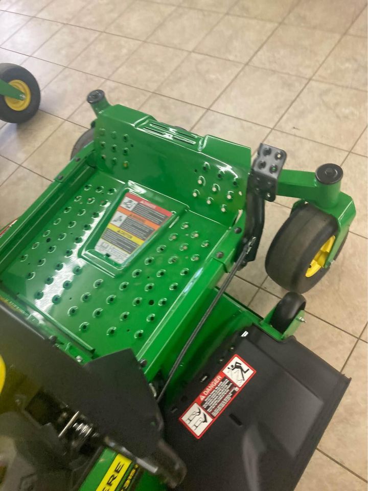 2025 John Deere Z315E Image 4