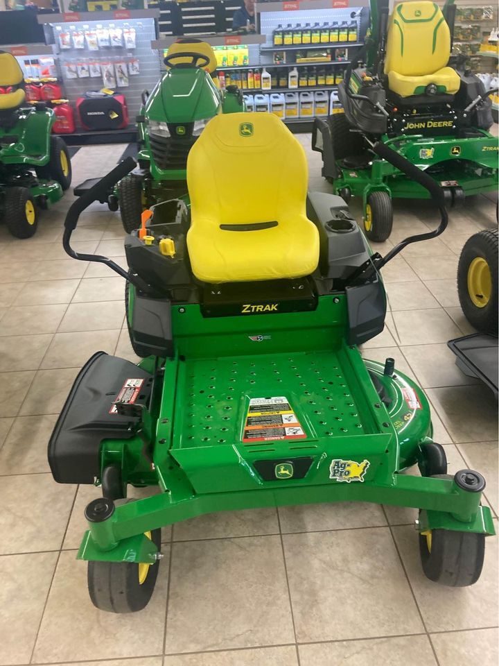 2025 John Deere Z315E Image 2