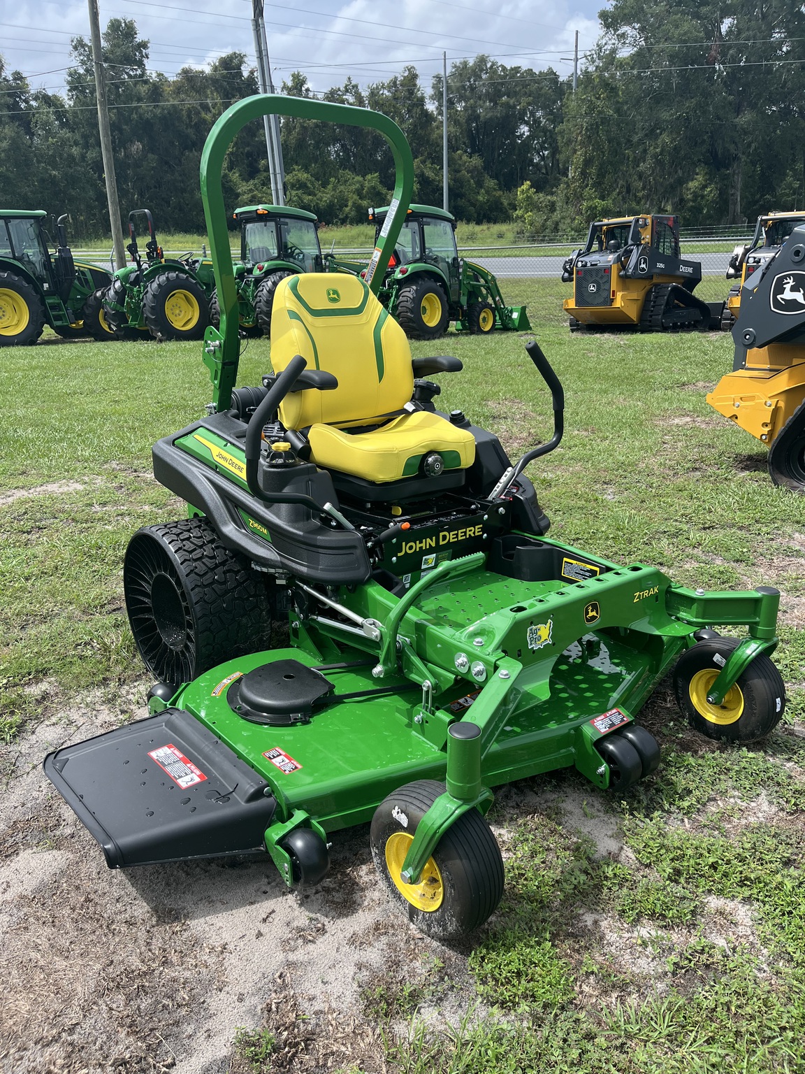 2025 John Deere Z960M Image 2