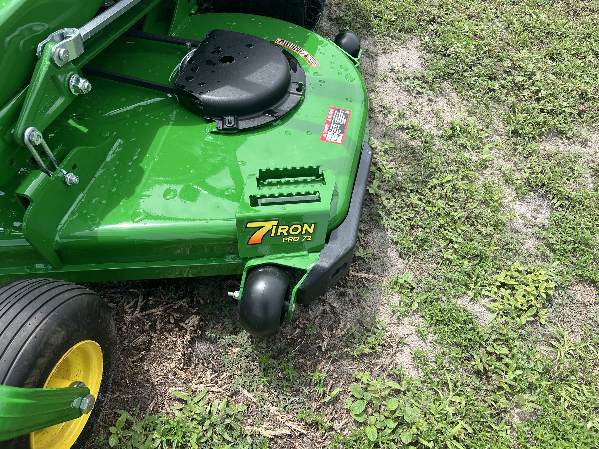 2025 John Deere Z960M Image 3