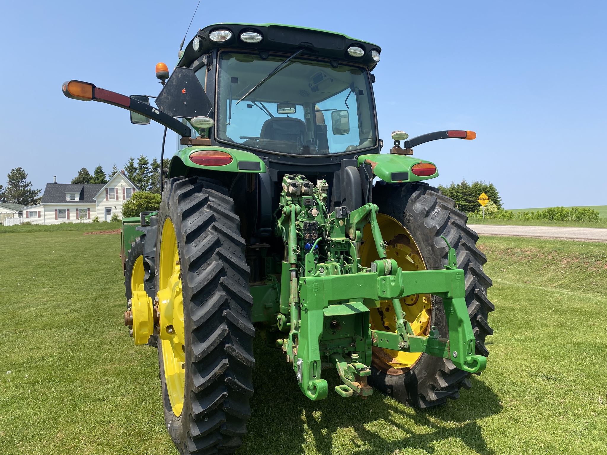 2016 John Deere 6195R Image 17