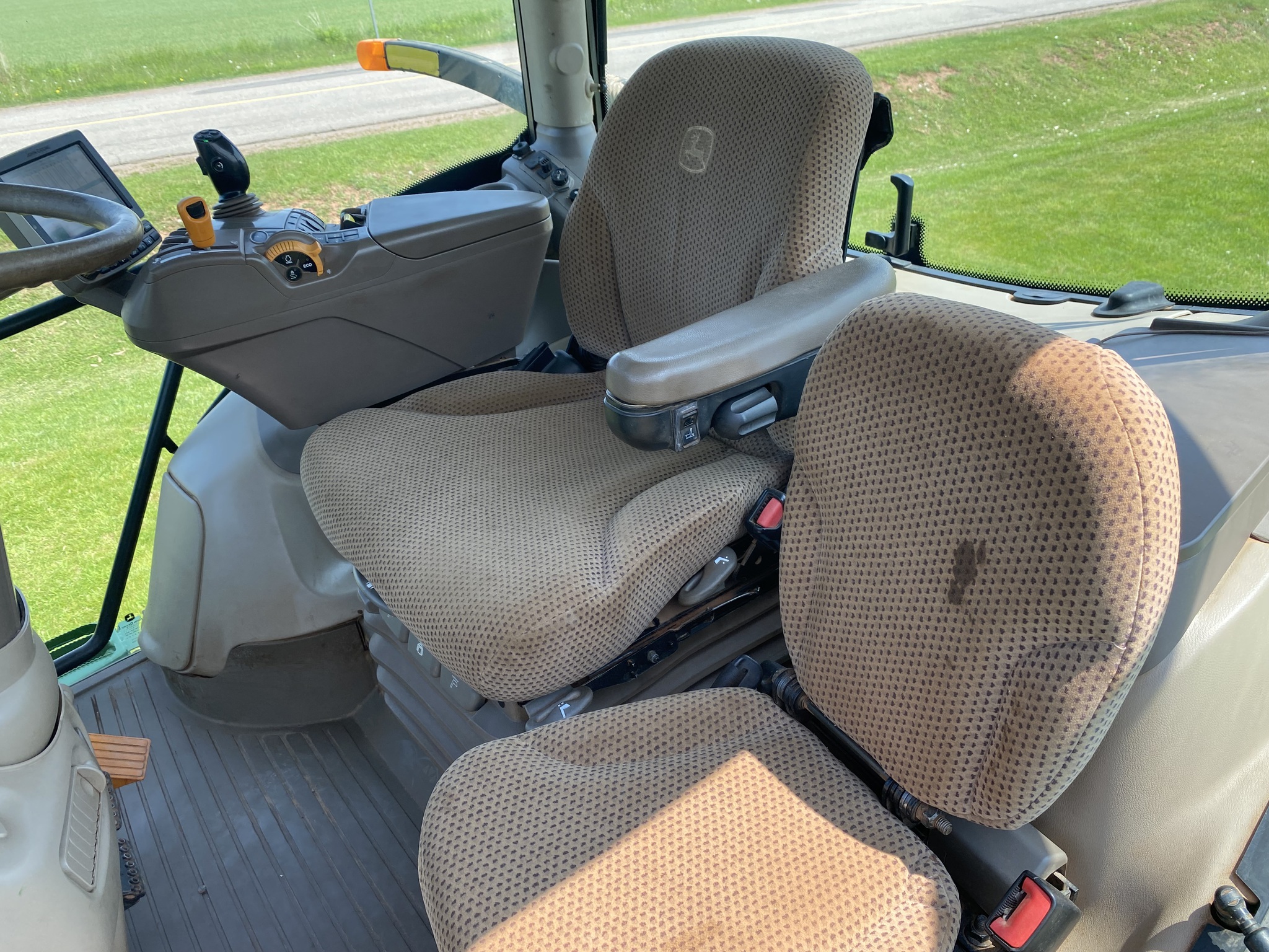 2016 John Deere 6195R Image 19