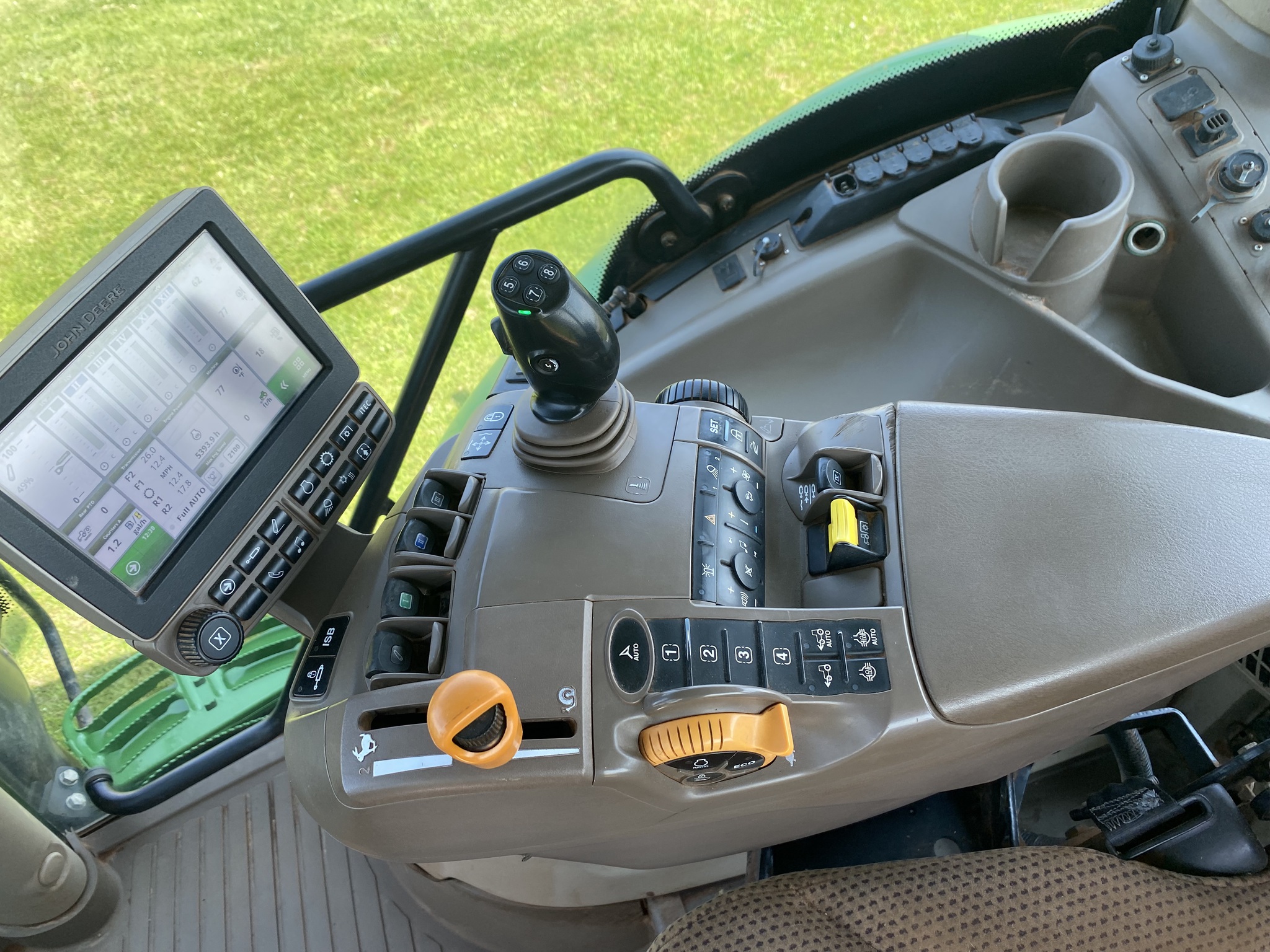 2016 John Deere 6195R Image 15