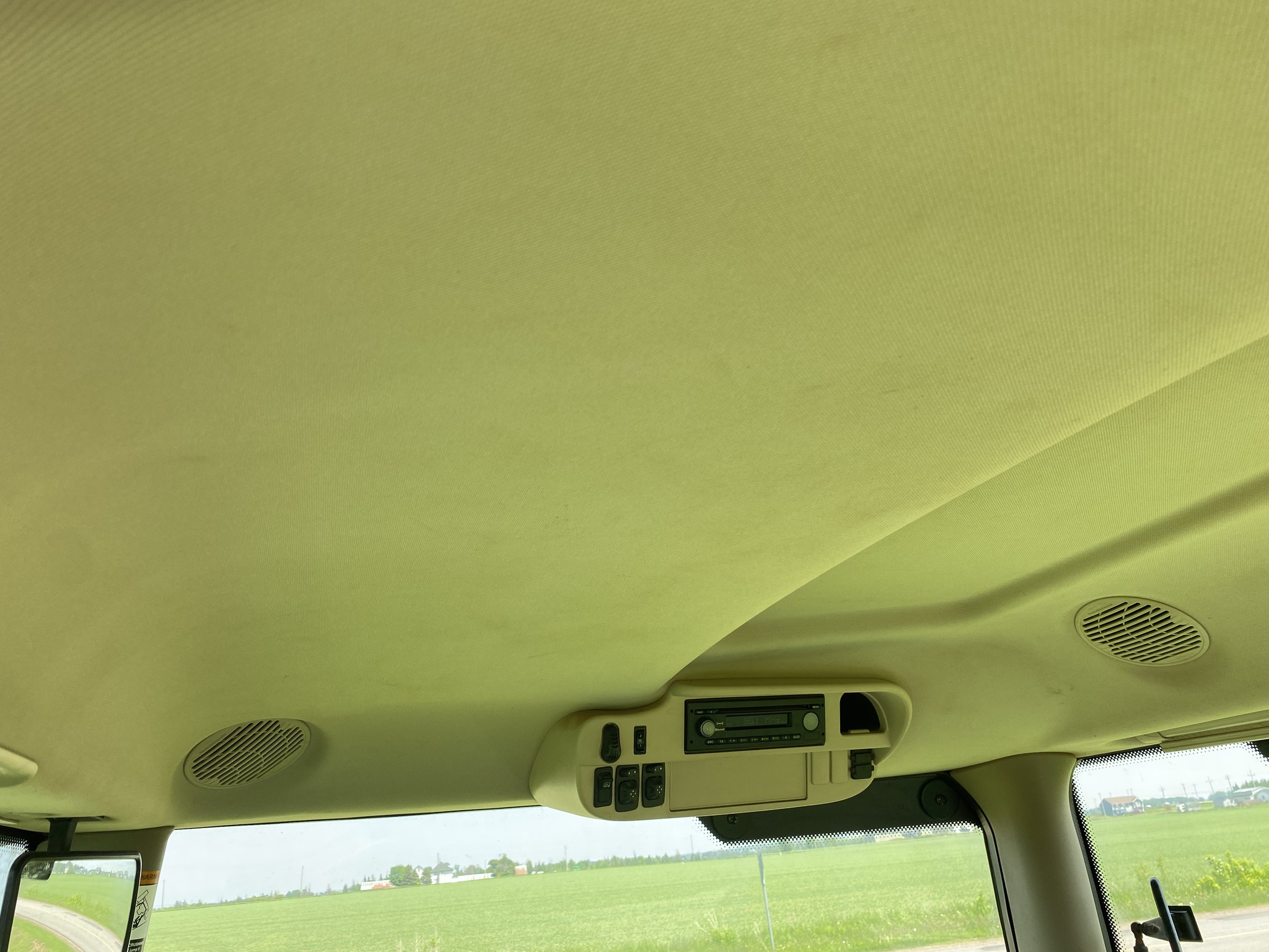 2016 John Deere 6195R Image 14