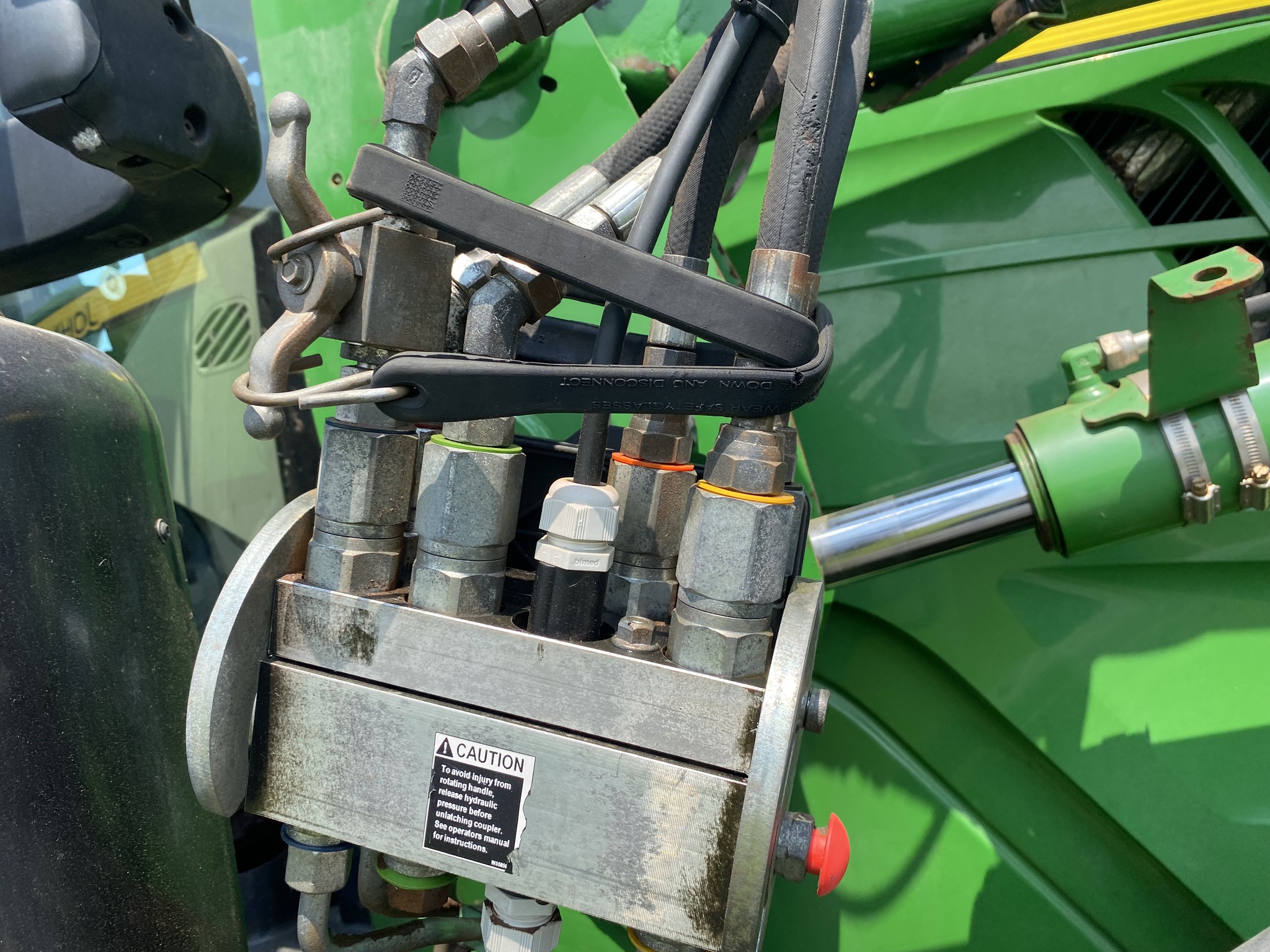 2016 John Deere 6195R Image 6