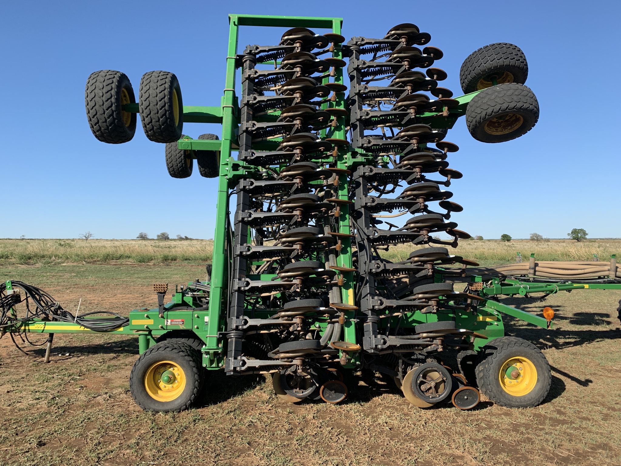 2015 John Deere 1890 Image 2