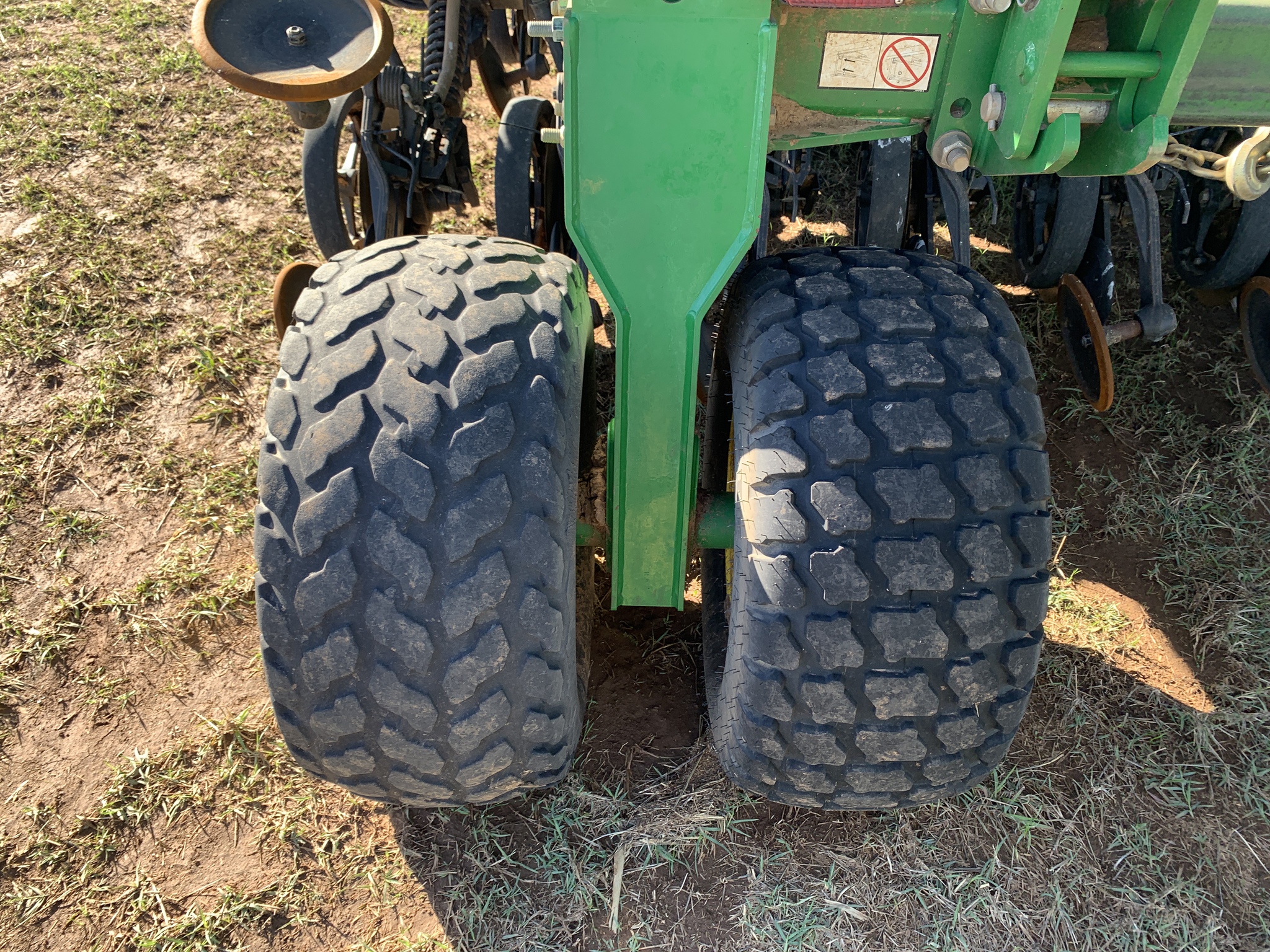 2015 John Deere 1890 Image 24