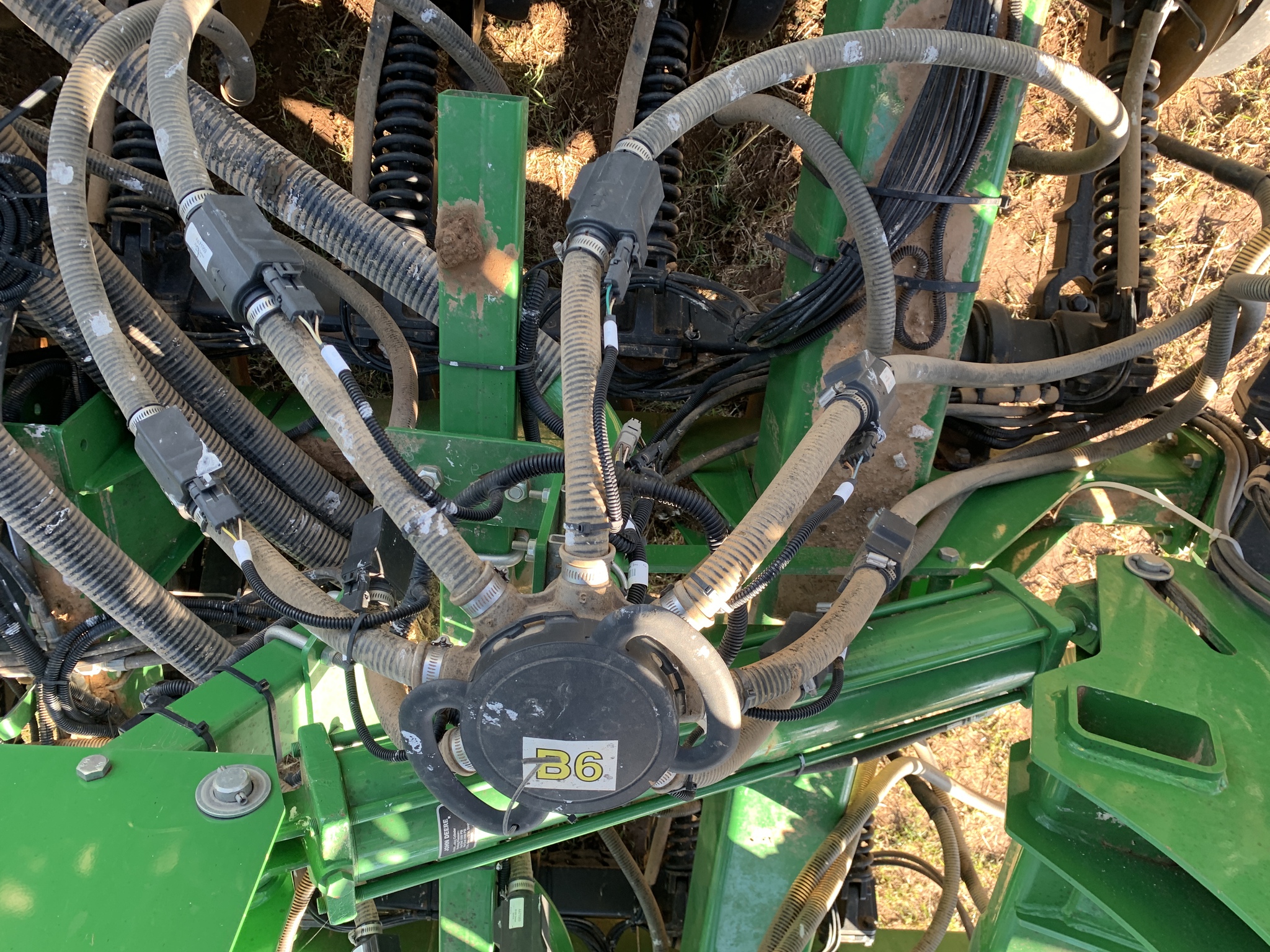 2015 John Deere 1890 Image 30