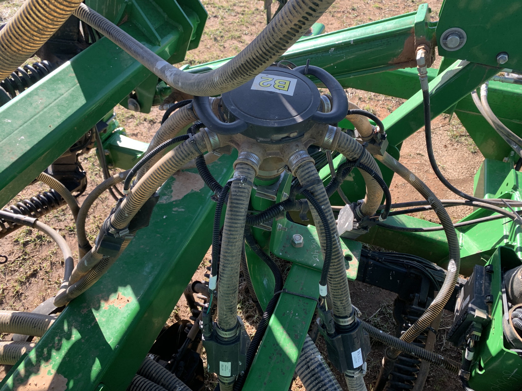 2015 John Deere 1890 Image 31