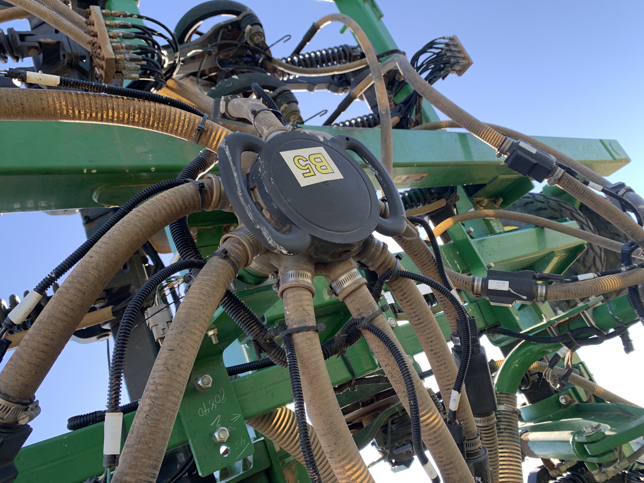 2015 John Deere 1890 Image 32