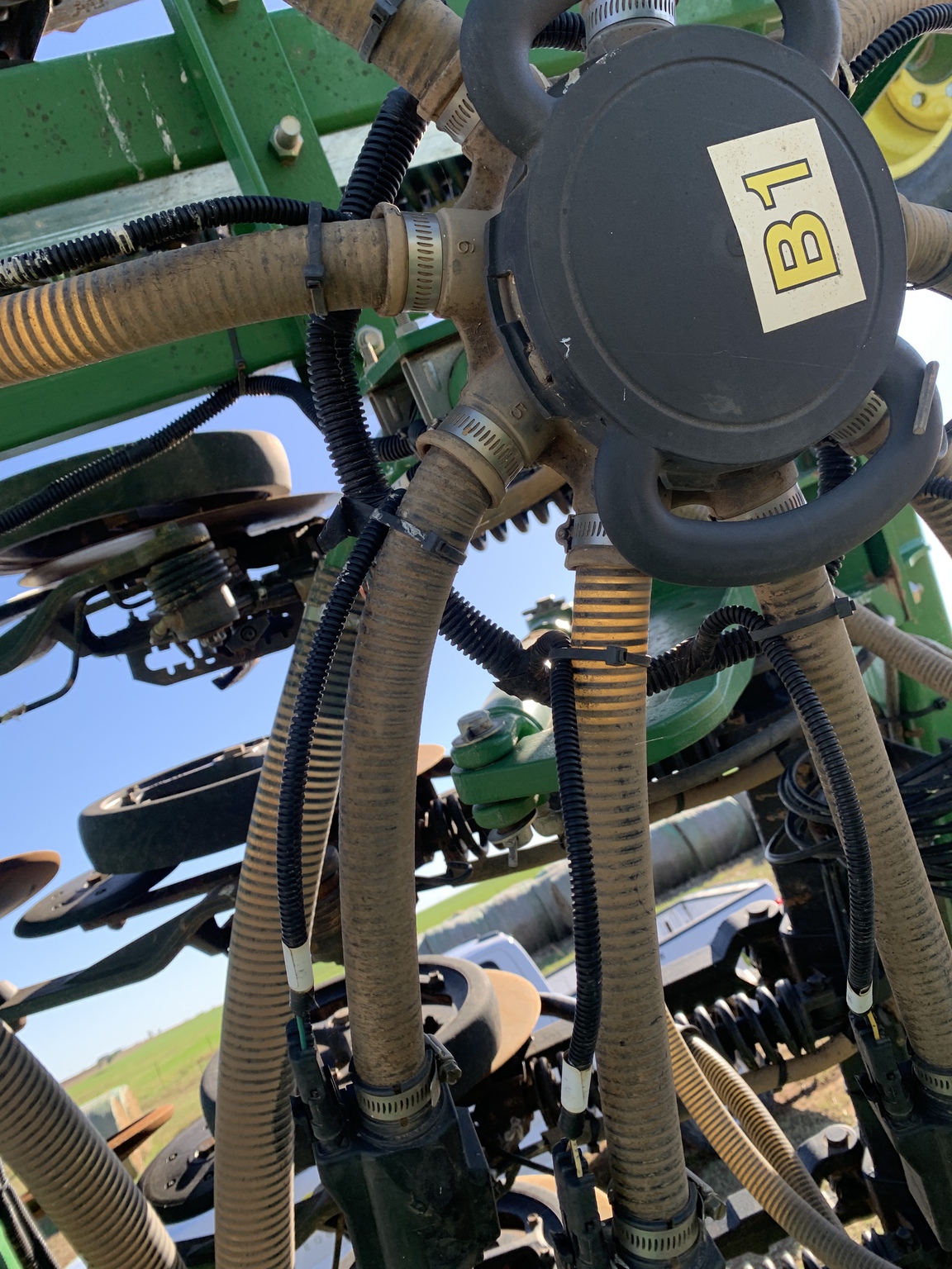 2015 John Deere 1890 Image 33