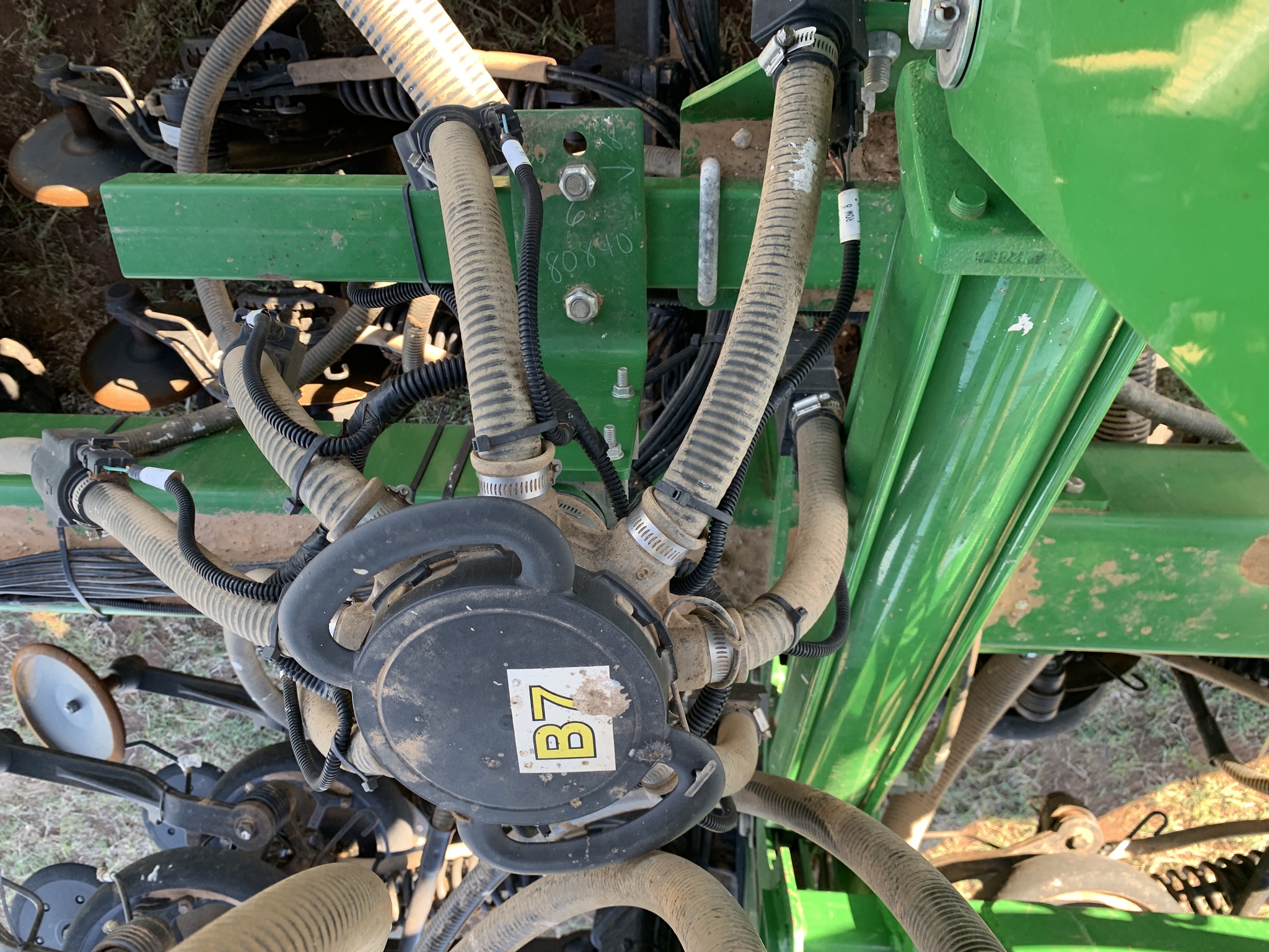 2015 John Deere 1890 Image 34