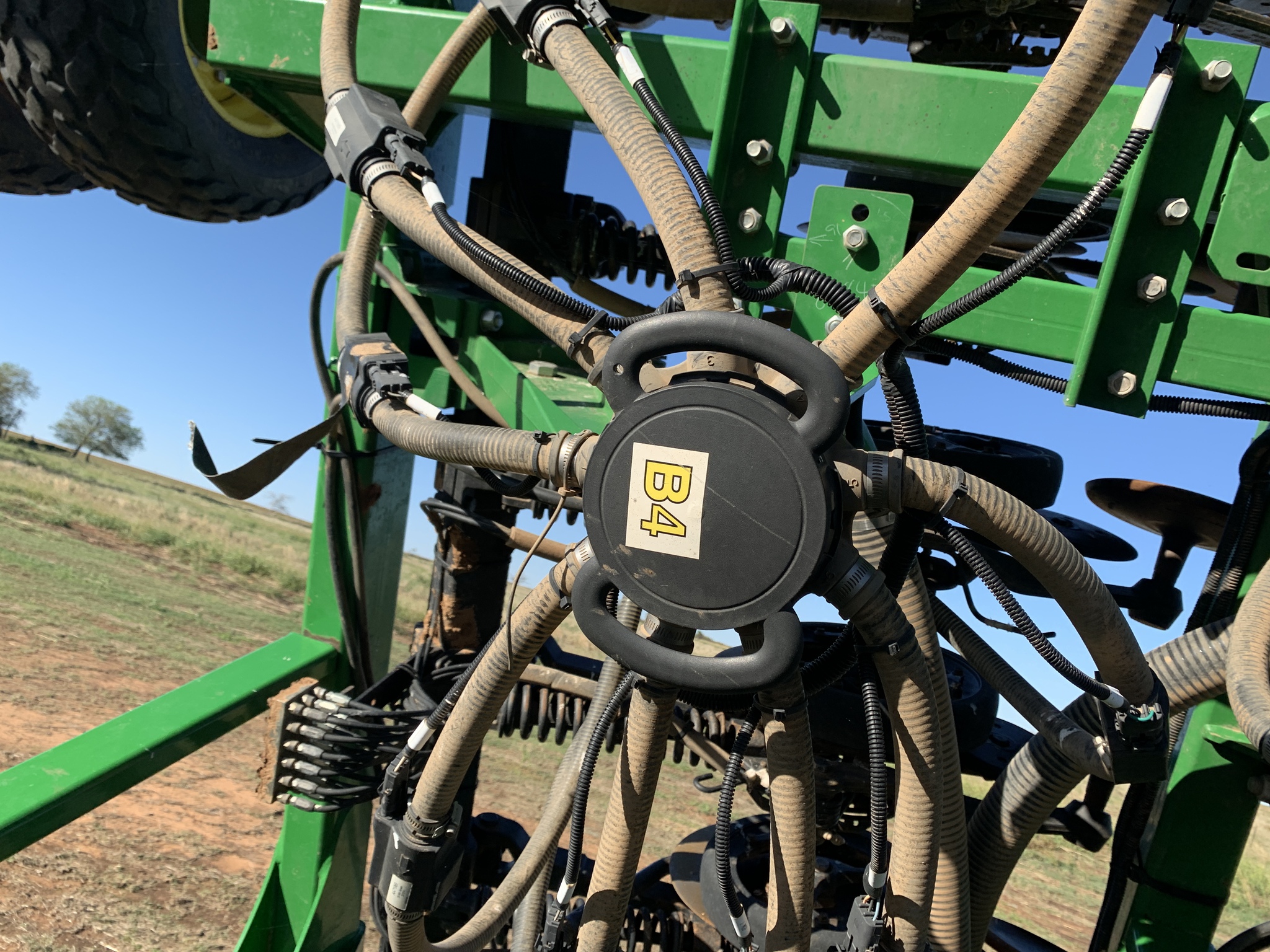 2015 John Deere 1890 Image 37